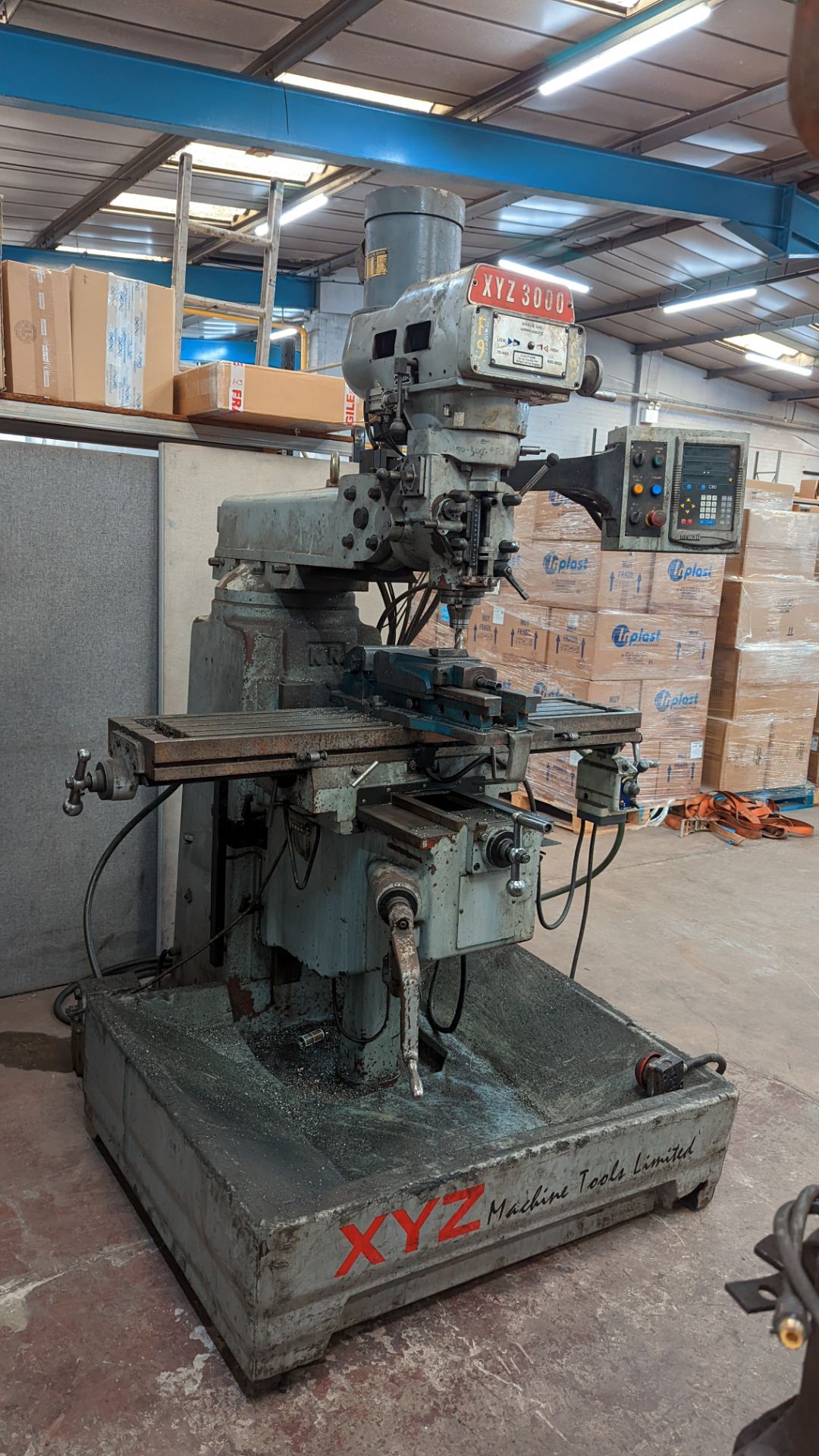 XYZ 3000 KR-V3000 turret mill with Newell DRO & Align CE-500S power feed - Image 6 of 16