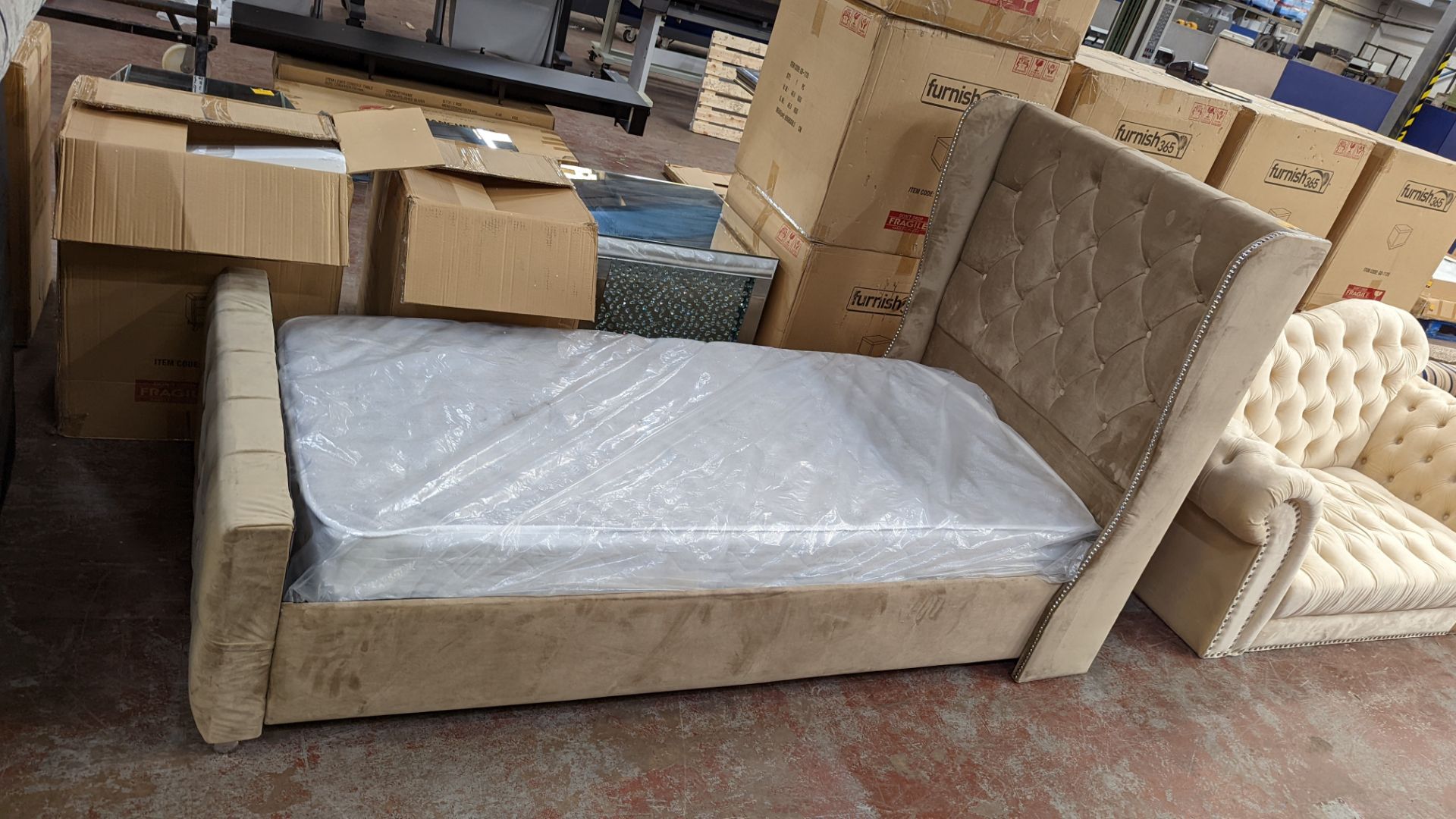 Single bed in suede/suede like fabric including mattress. Mattress dimensions 90cm x 192cm. Bed ma