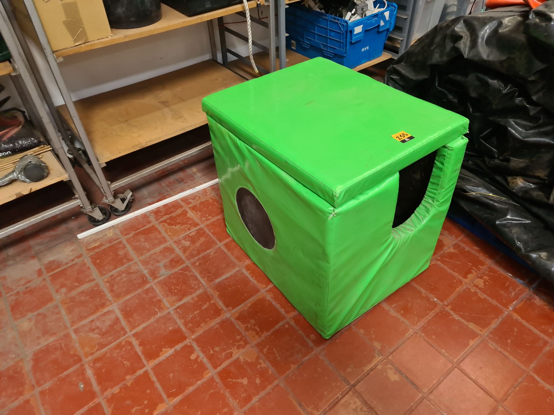 Blower box/cover - this padded box/cover is for use with inflatable blowers, in order to provide a p - Image 2 of 5