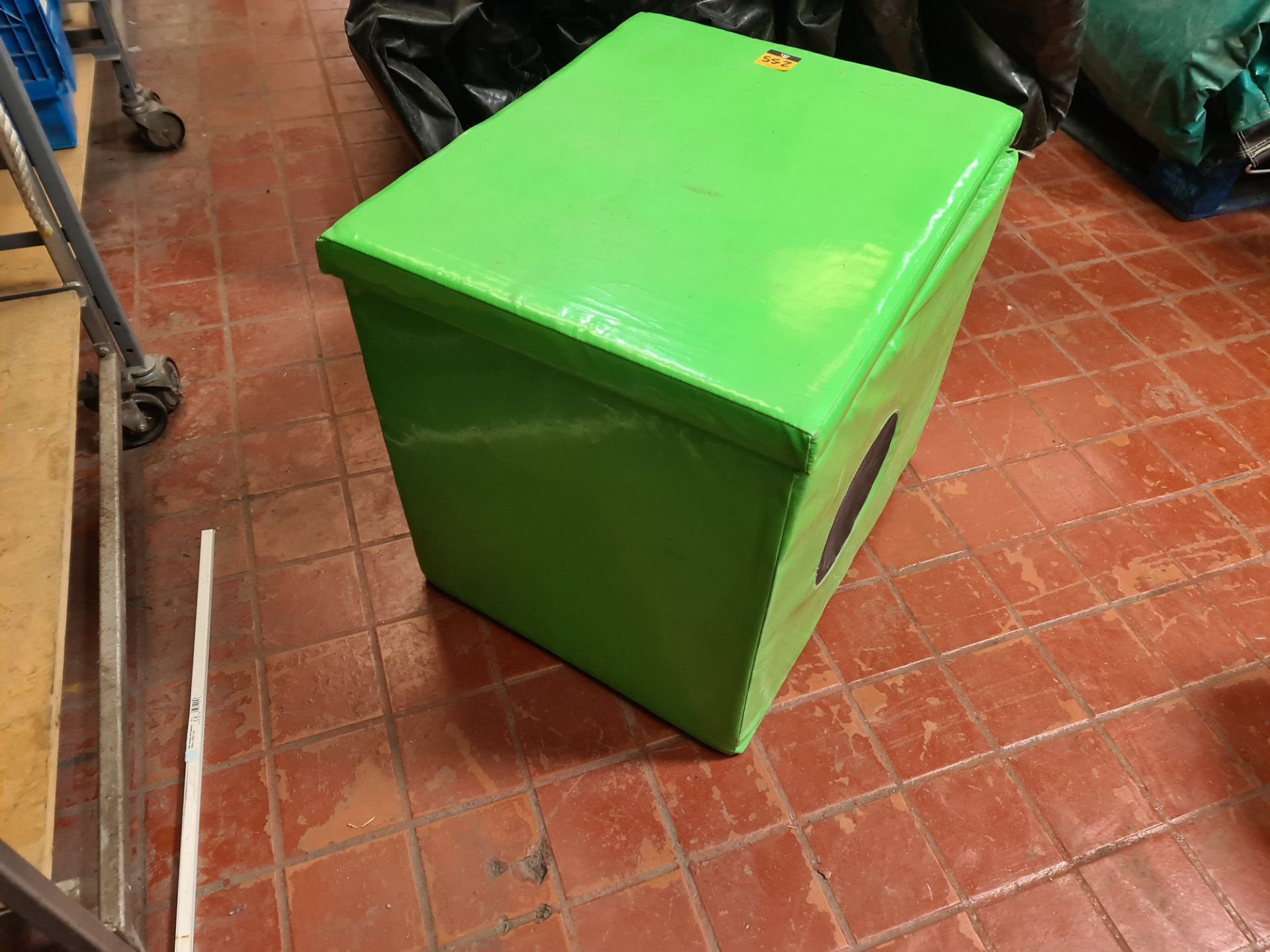 Blower box/cover - this padded box/cover is for use with inflatable blowers, in order to provide a p - Image 4 of 5