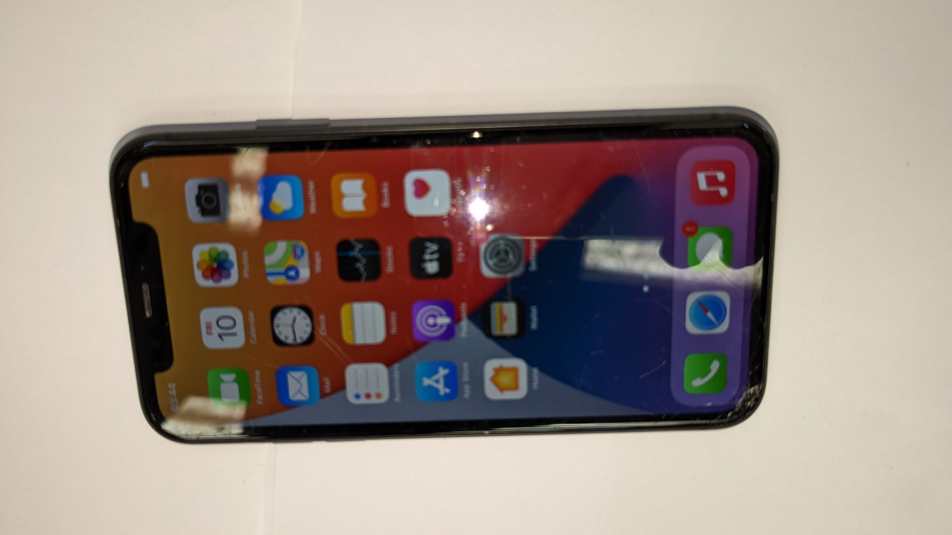 Apple iPhone 11, 64GB capacity, model A2221 (MWLT2B/A). NB1 damage/crack to screen. NB2 no box - Image 3 of 16