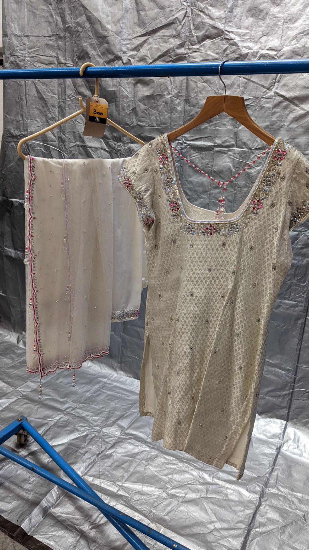Large quantity of Asian wedding/partywear. This lot comprises the total residual stock-in-trade fro - Image 57 of 60