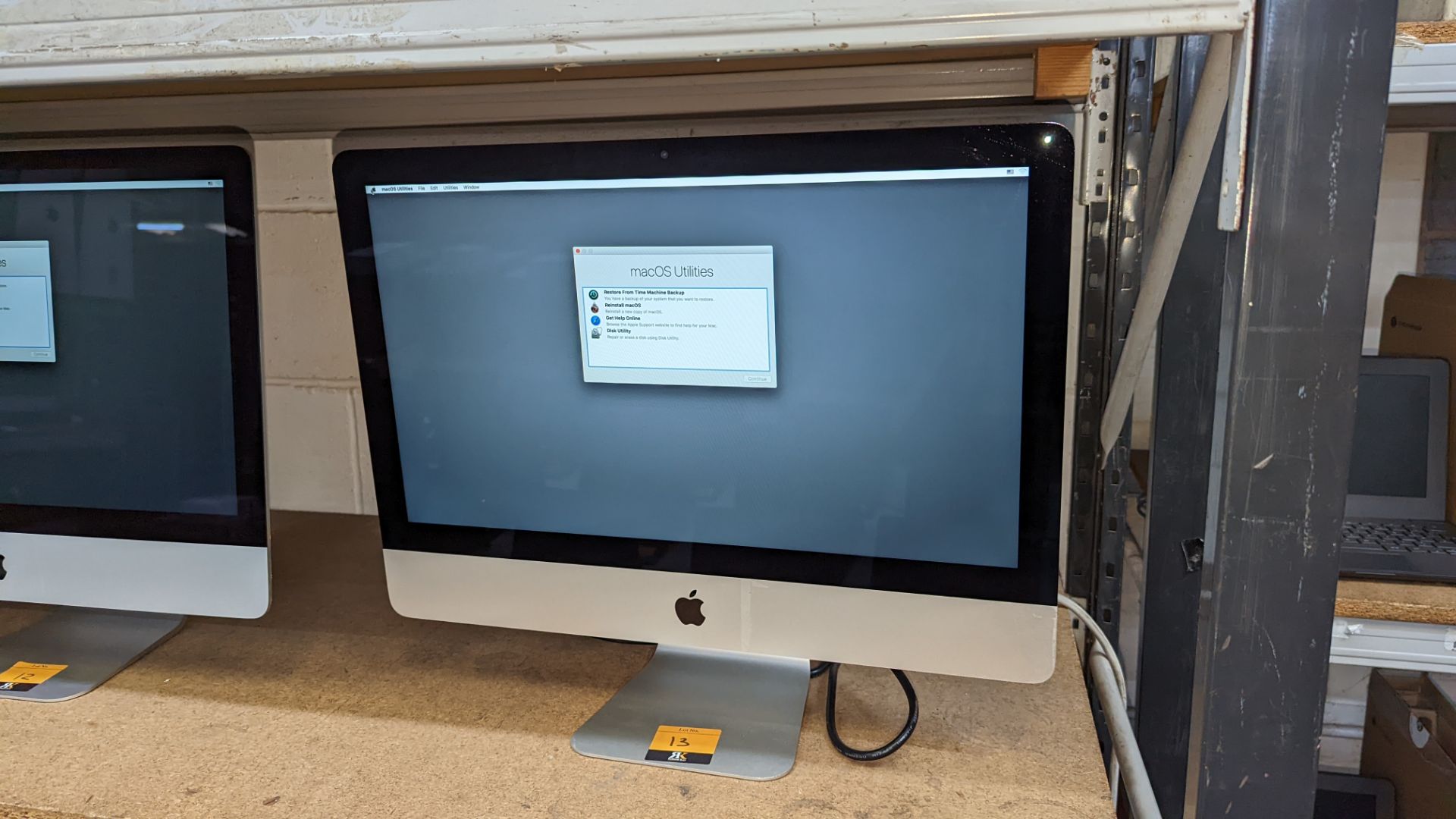 Apple 21.5" iMac model A1418 EMC 3068 with 2.3GHz dual core i5 processor, 8GB RAM, 1TB hard drive, e - Image 5 of 9