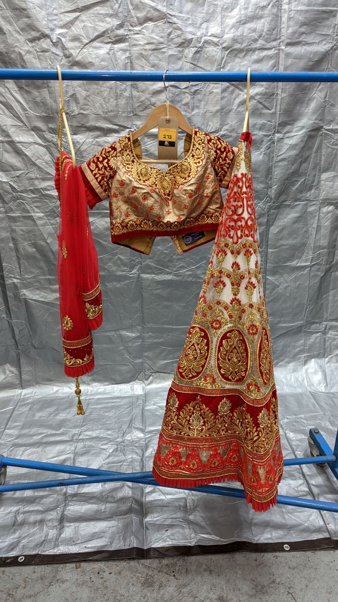 Large quantity of Asian wedding/partywear. This lot comprises the total residual stock-in-trade fro - Image 43 of 60