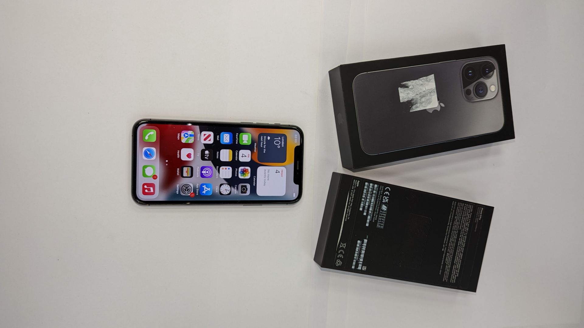 Apple iPhone 11 Pro, 256GB capacity, model A2215 (MWC72B/A). NB no charger or ancillaries. Include - Image 11 of 11