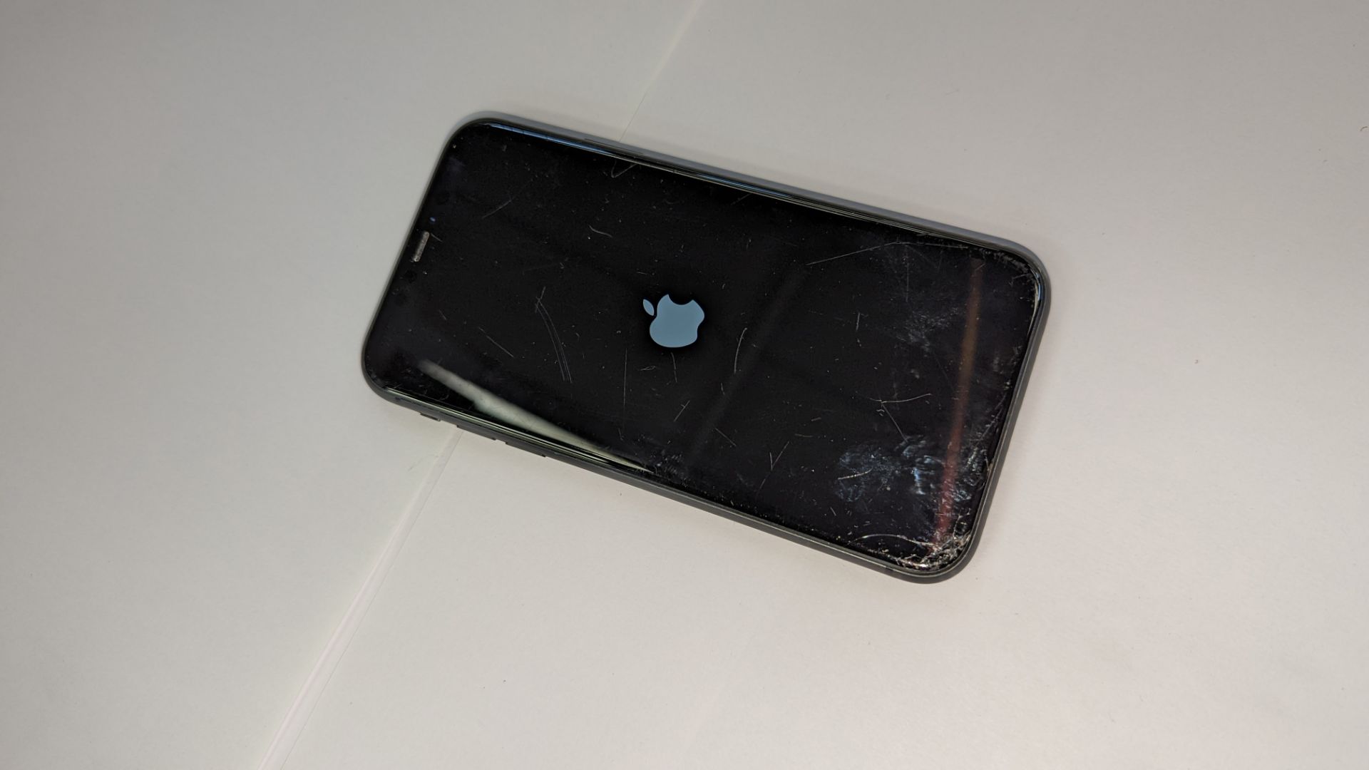 Apple iPhone 11, 64GB capacity, model A2221 (MWLT2B/A). NB1 damage/crack to screen. NB2 no box - Image 11 of 16