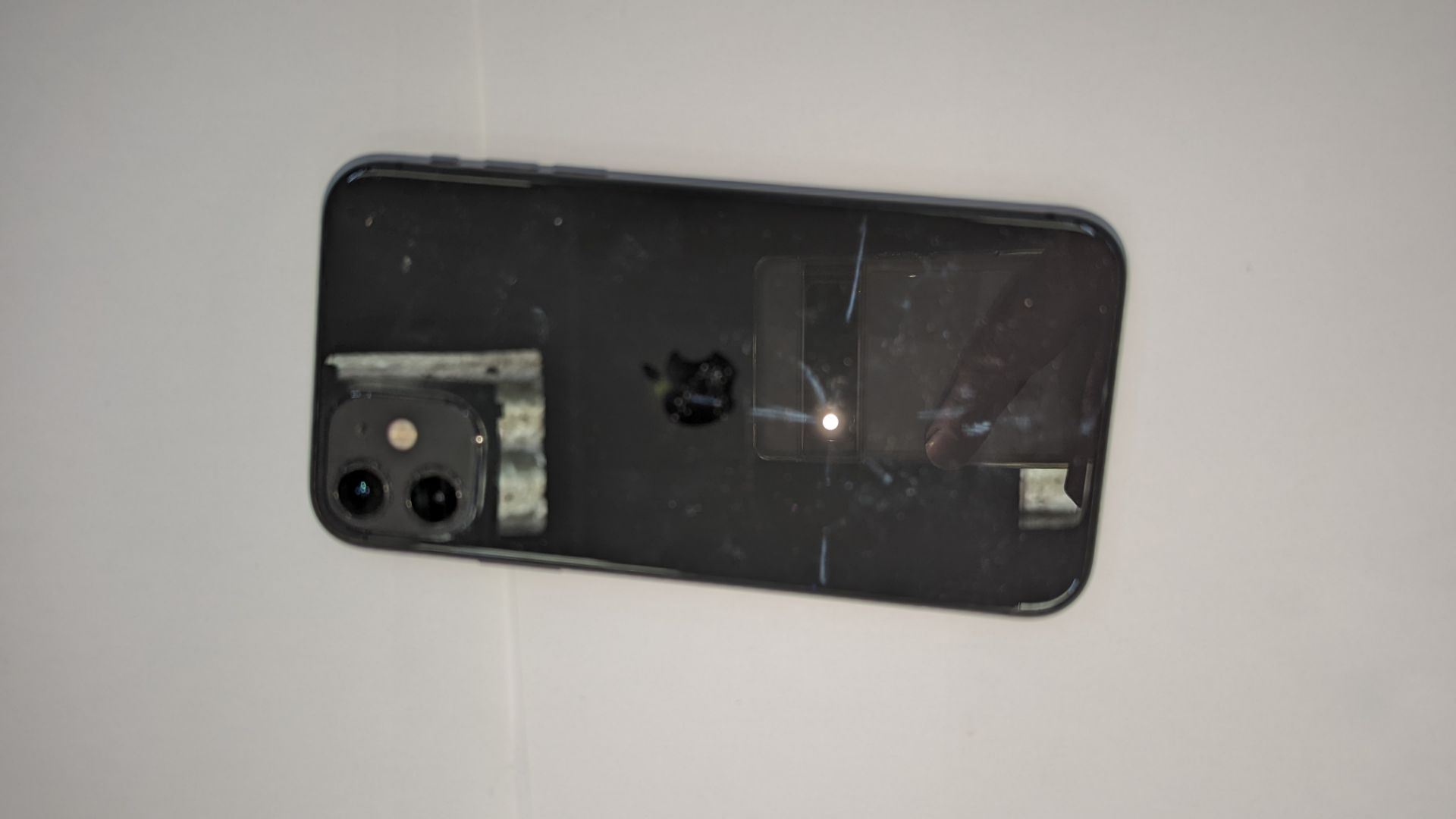 Apple iPhone 11, 64GB capacity, model A2221 (MWLT2B/A). NB1 damage/crack to screen. NB2 no box - Image 6 of 16
