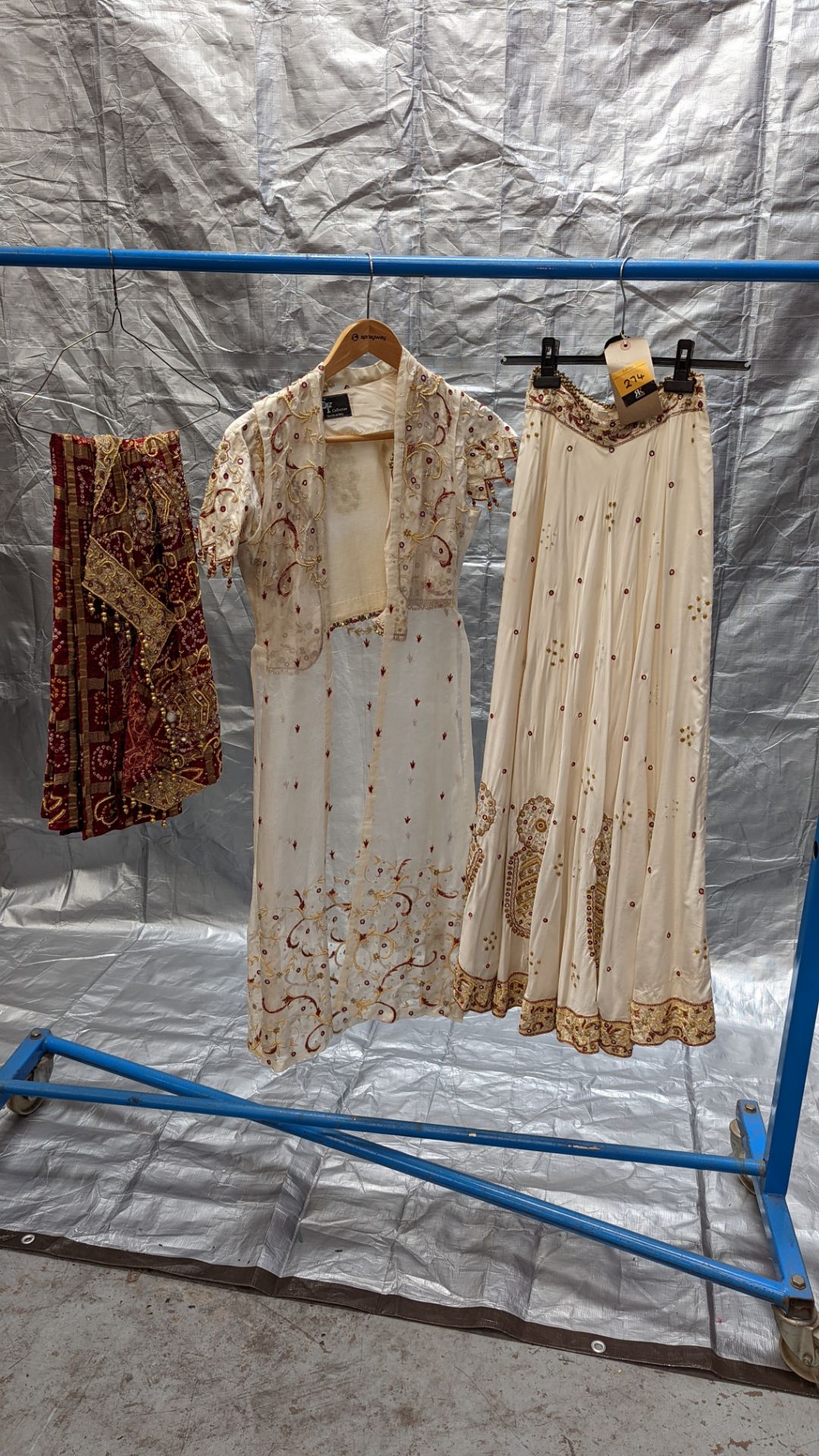 Large quantity of Asian wedding/partywear. This lot comprises the total residual stock-in-trade fro - Image 44 of 60