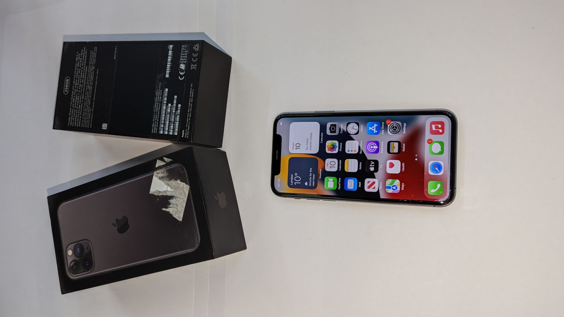 Apple iPhone 11 Pro, 256GB capacity, model A2215 (MWC72B/A). NB no charger or ancillaries. Include - Image 13 of 13