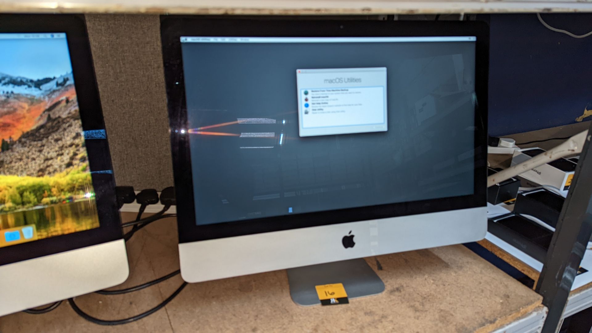 Apple 21.5" iMac model A1418 EMC 3068 with 2.3GHz dual core i5 processor, 8GB RAM, 1TB hard drive, e - Image 7 of 9