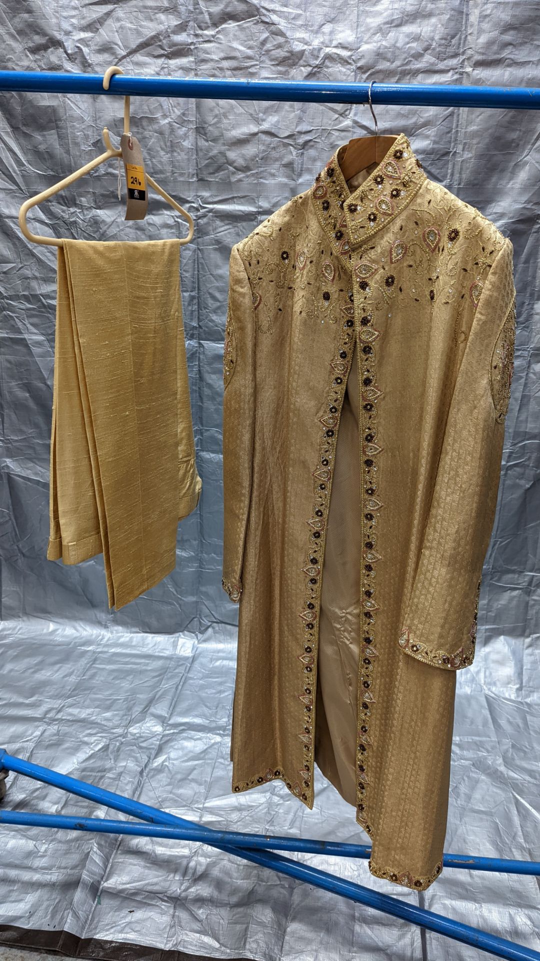 Large quantity of Asian wedding/partywear. This lot comprises the total residual stock-in-trade fro - Image 54 of 60