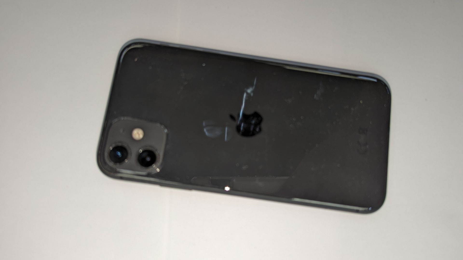 Apple iPhone 11, 64GB capacity, model A2221 (MWLT2B/A). NB1 damage/crack to screen. NB2 no box - Image 8 of 16