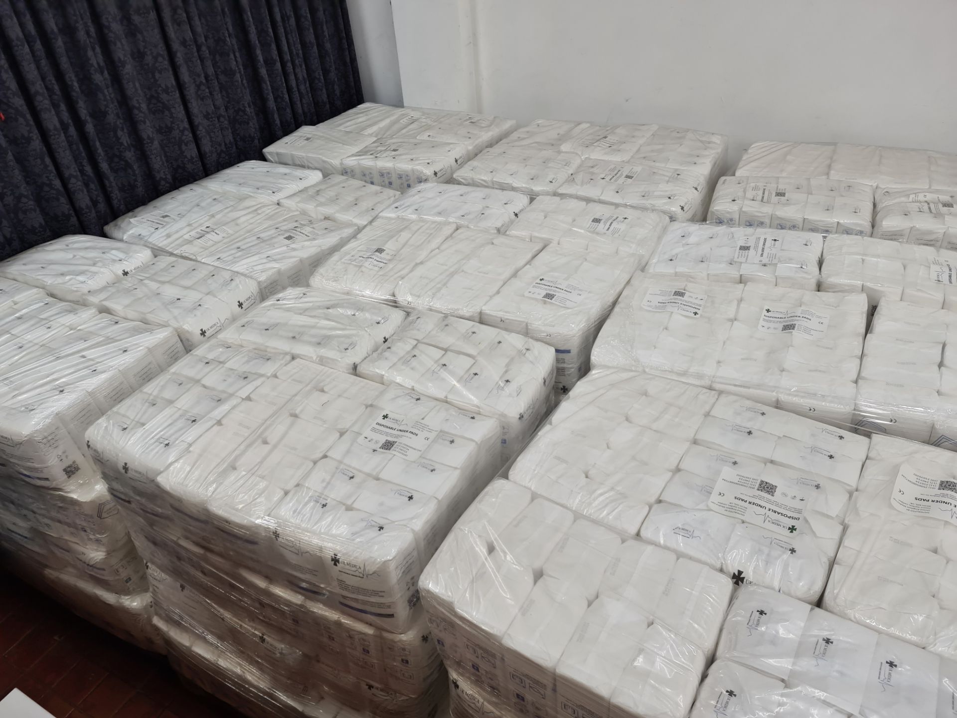 4,859 packs off 60 x 60cm disposable under pads - Image 9 of 12