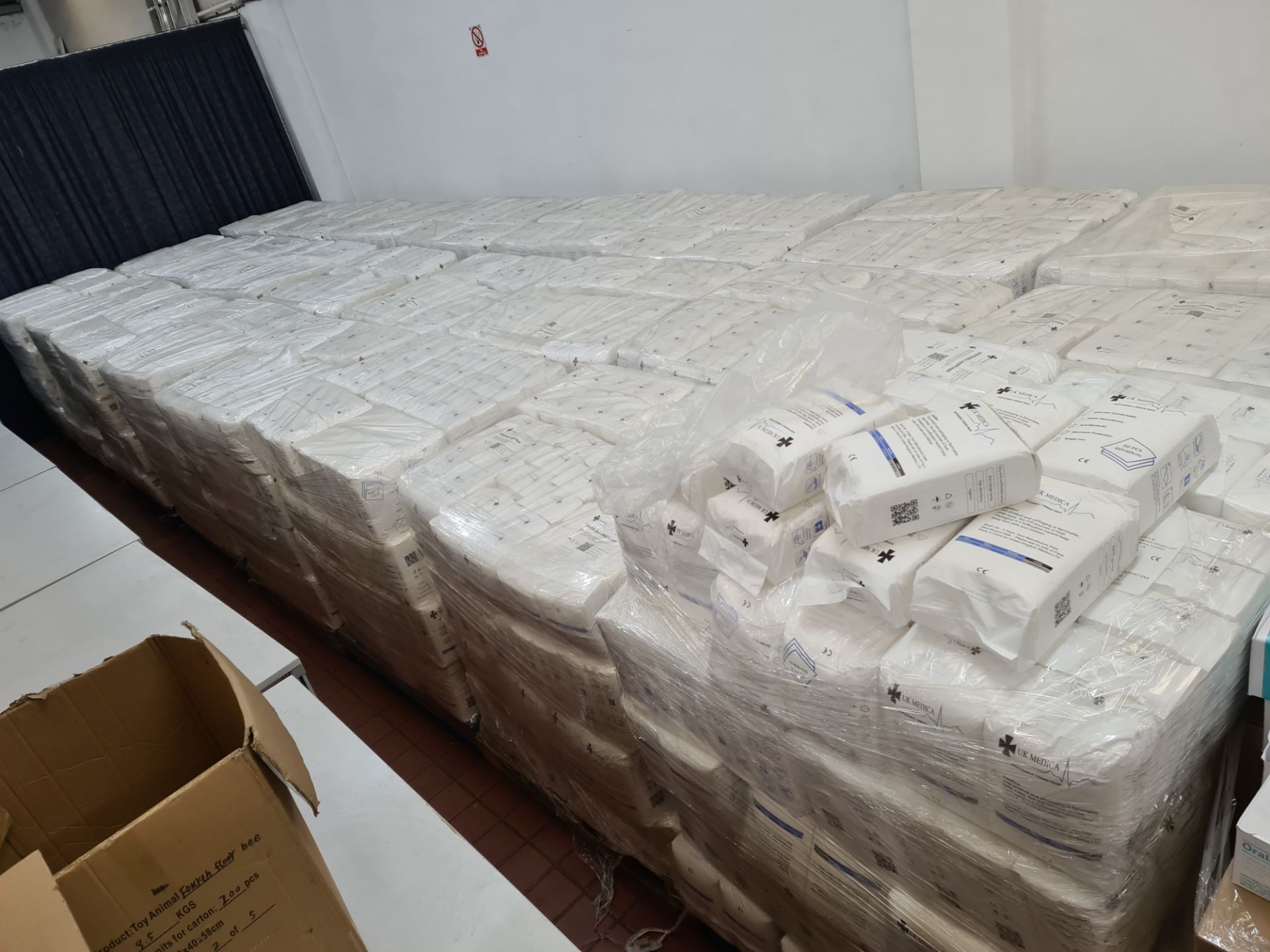 4,859 packs off 60 x 60cm disposable under pads - Image 6 of 12