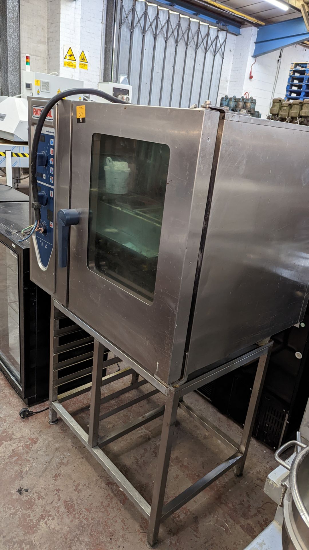 Rational combi-dampfer 6-grid oven on dedicated stand