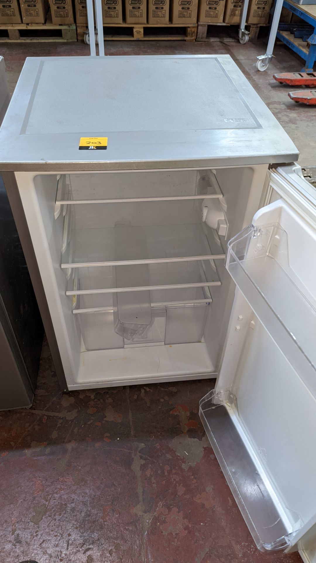 Silver undercounter fridge - Image 5 of 5