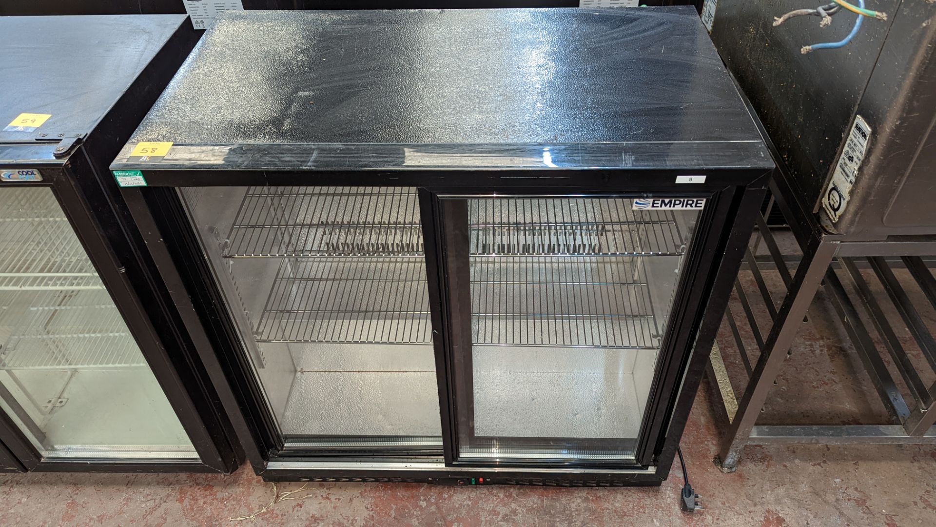 Black twin clear sliding door undercounter backbar/bottle fridge - Image 2 of 5