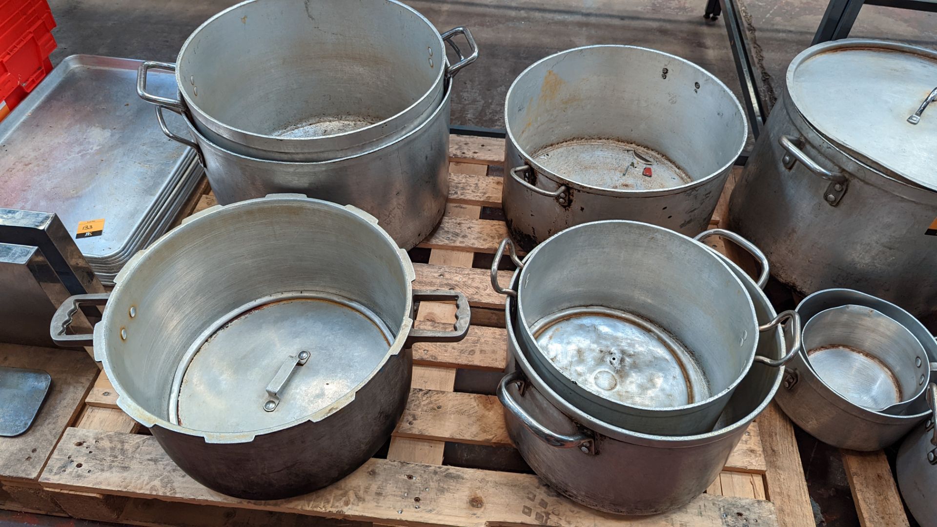 Contents of 2 pallets of very large stockpots/pans & similar, including 10 off very large pans & 5 s - Image 6 of 8