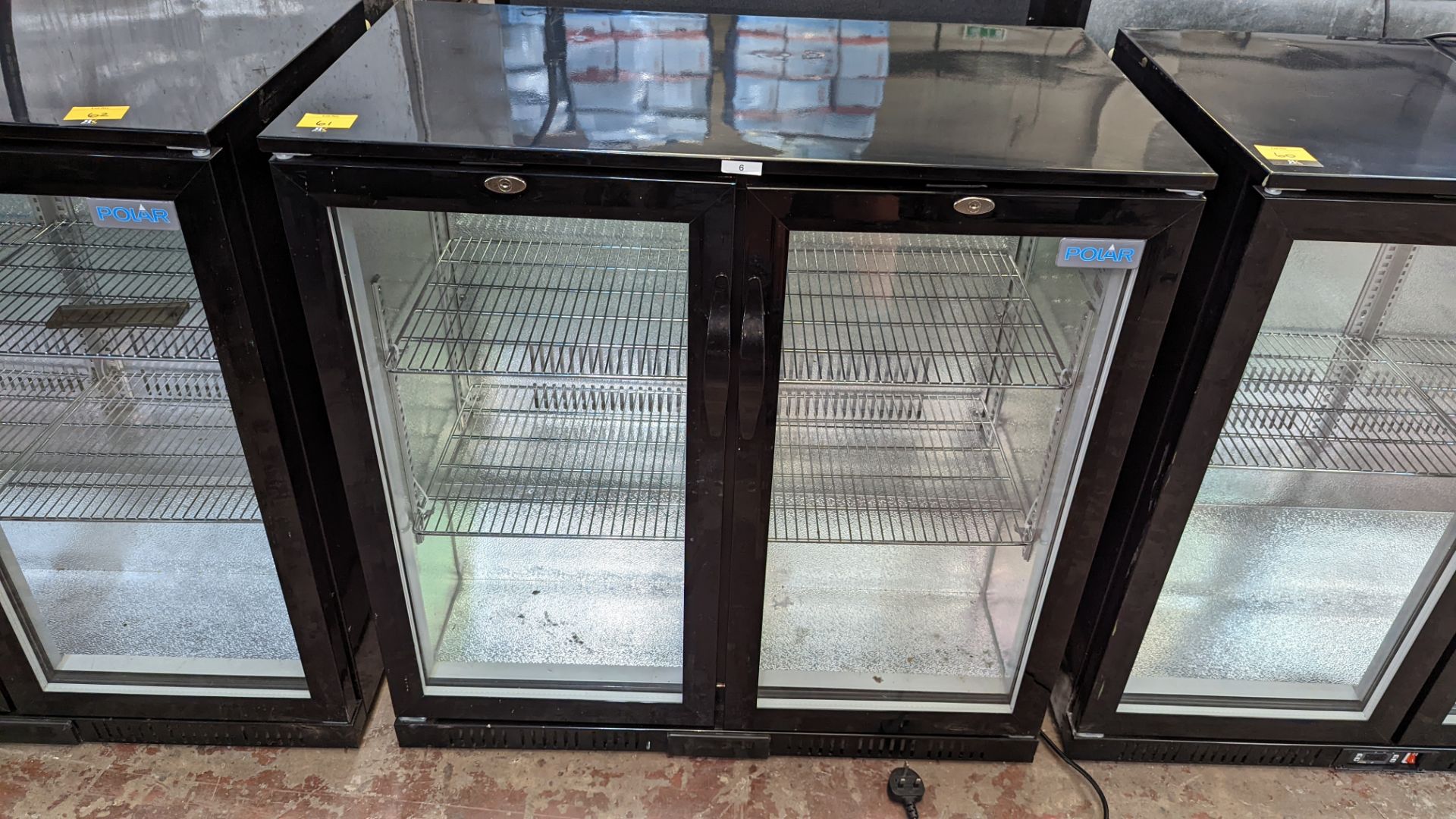 Black twin clear door undercounter backbar/bottle fridge - Image 2 of 5