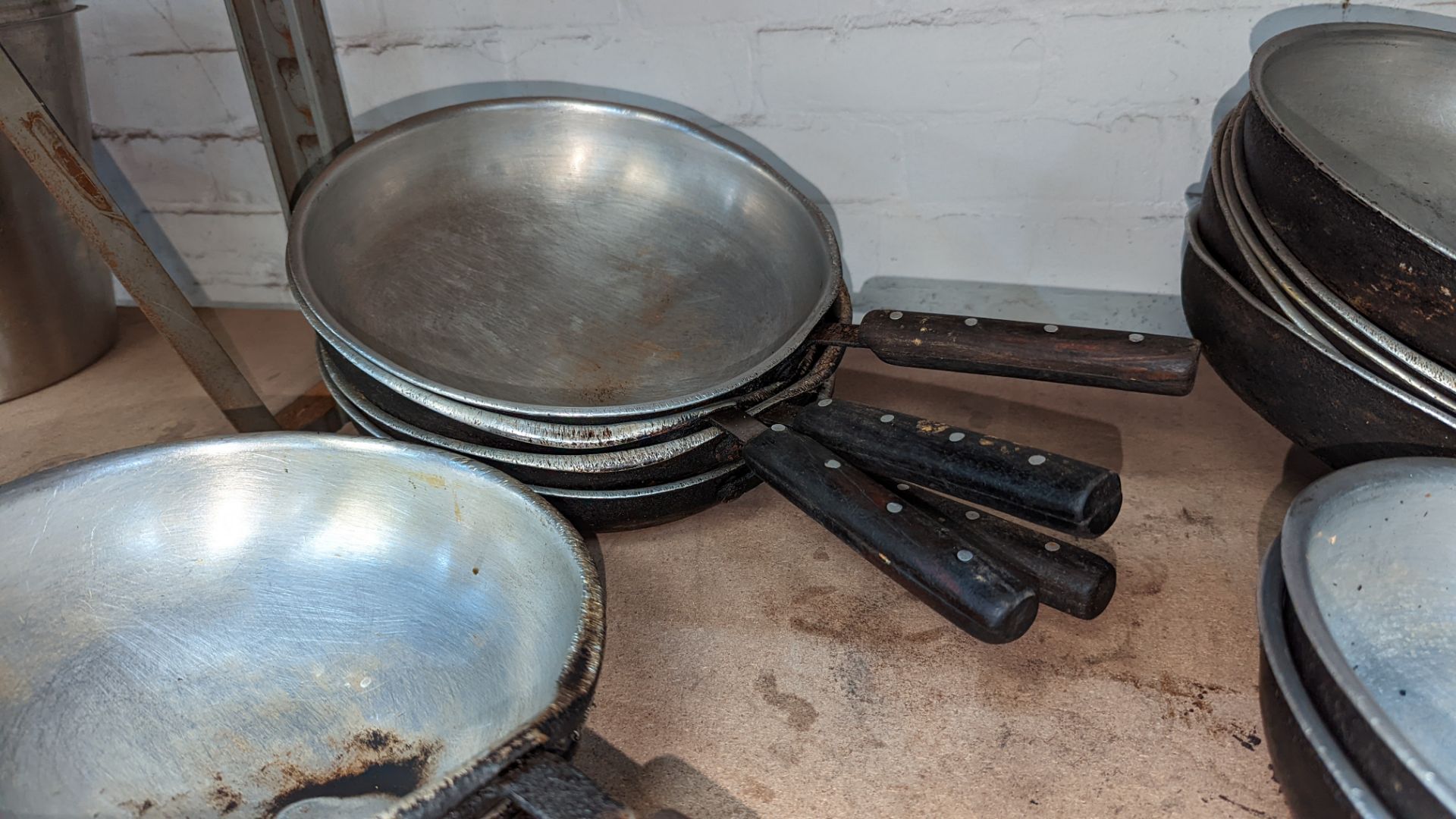14 off frying/saute pans - Image 4 of 6