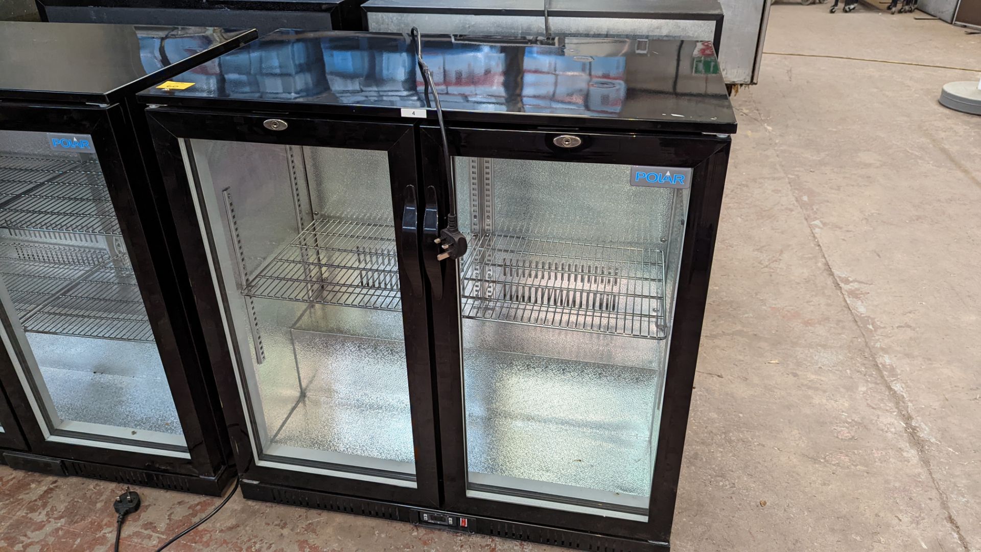 Black twin clear door undercounter backbar/bottle fridge - Image 2 of 5