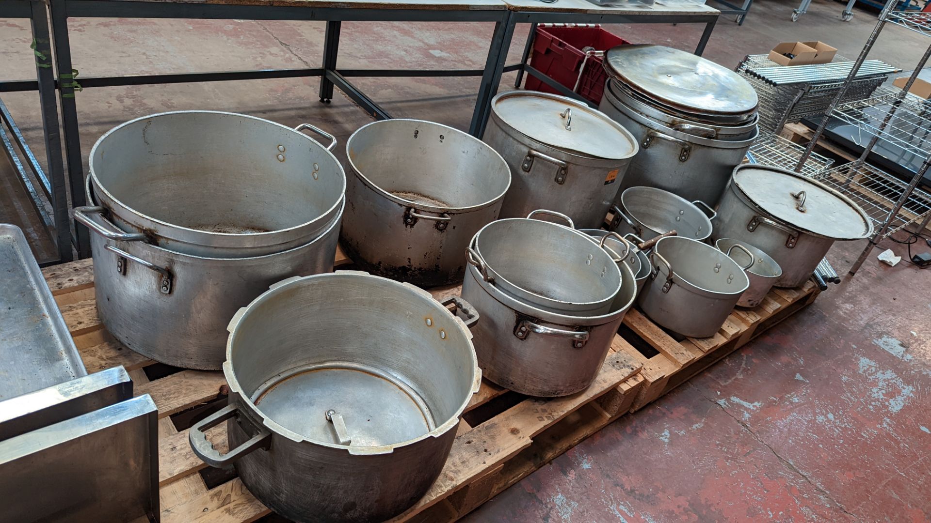 Contents of 2 pallets of very large stockpots/pans & similar, including 10 off very large pans & 5 s - Image 3 of 8