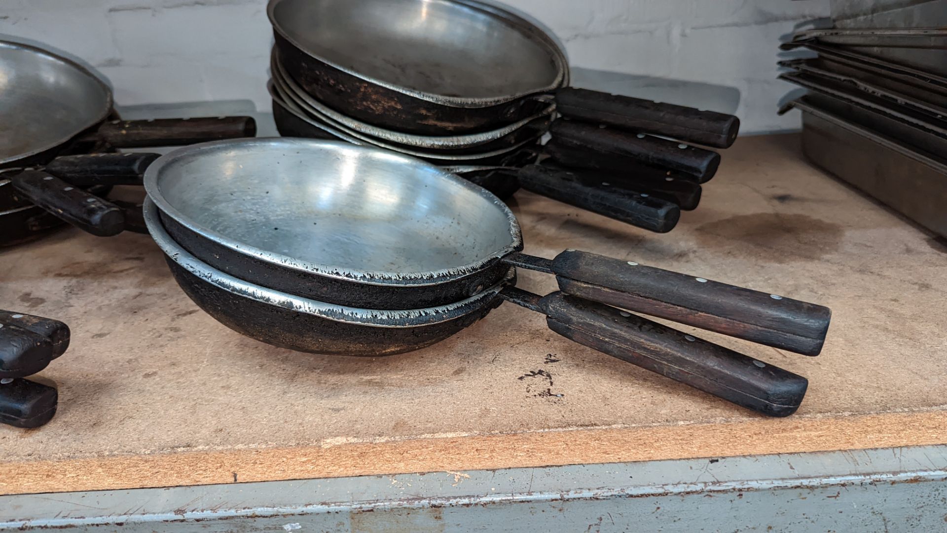 14 off frying/saute pans - Image 5 of 6