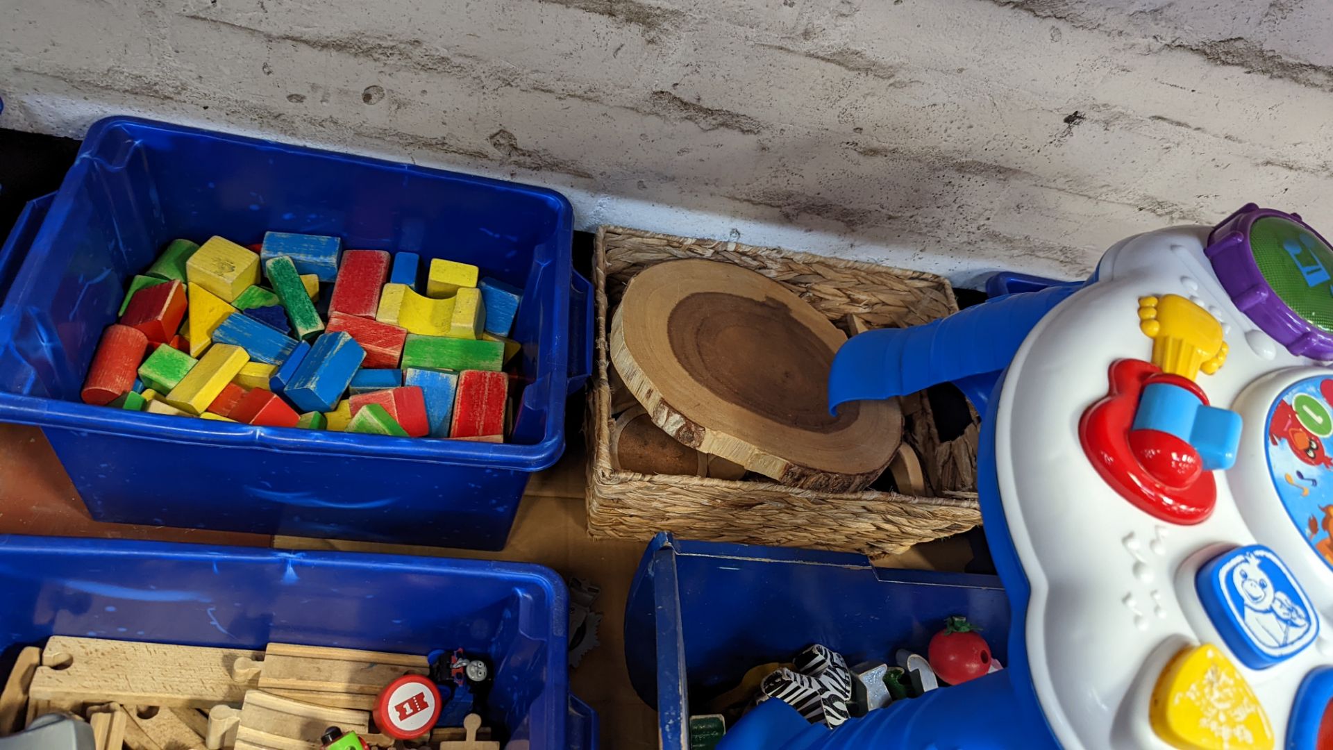 Contents of a bay of children's toys - all crates included - Image 11 of 14