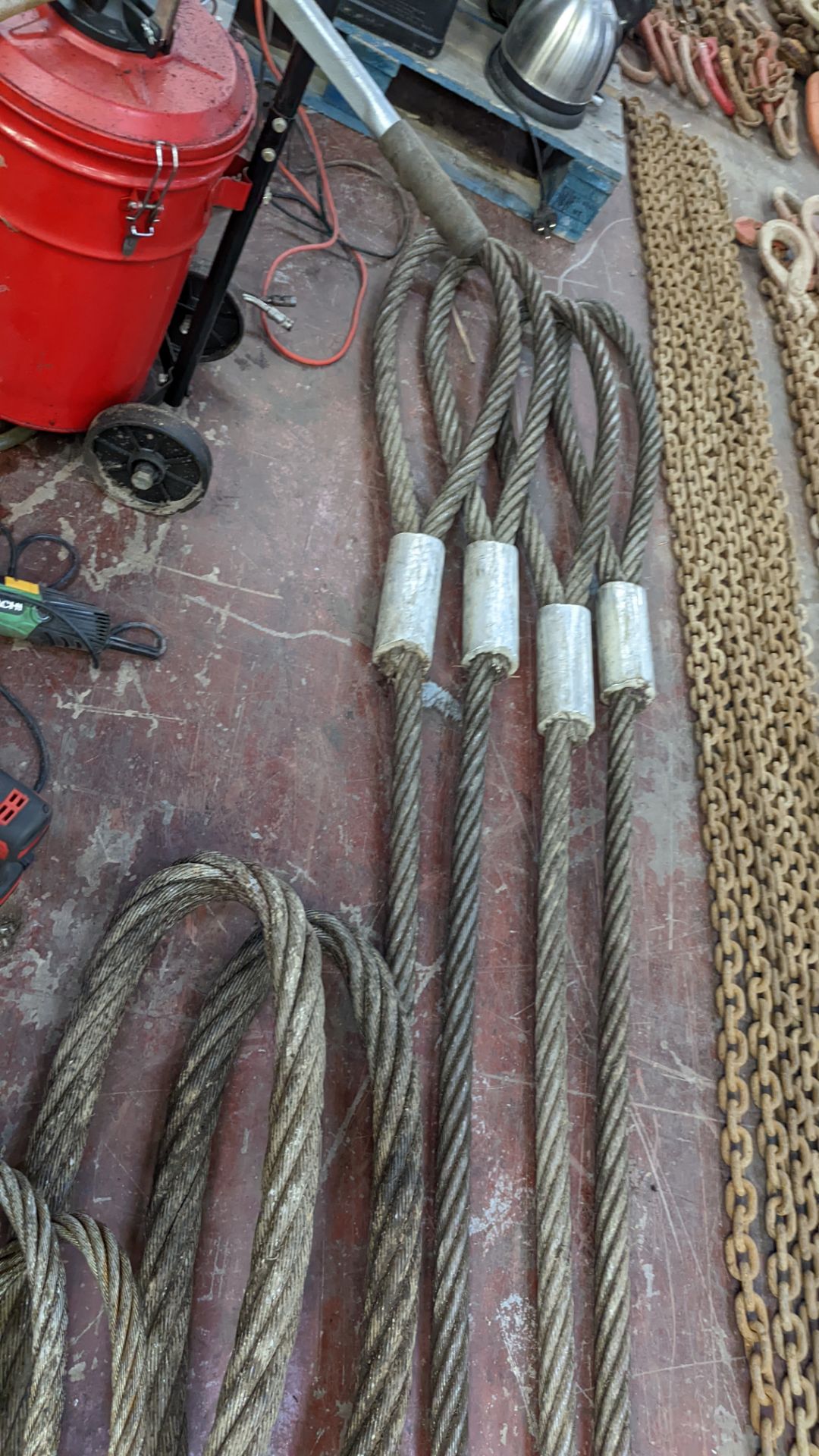 Quantity of metal "rope". This lot comprises 4 pieces, each measuring 6m long at the extremes, 2 off - Image 6 of 10