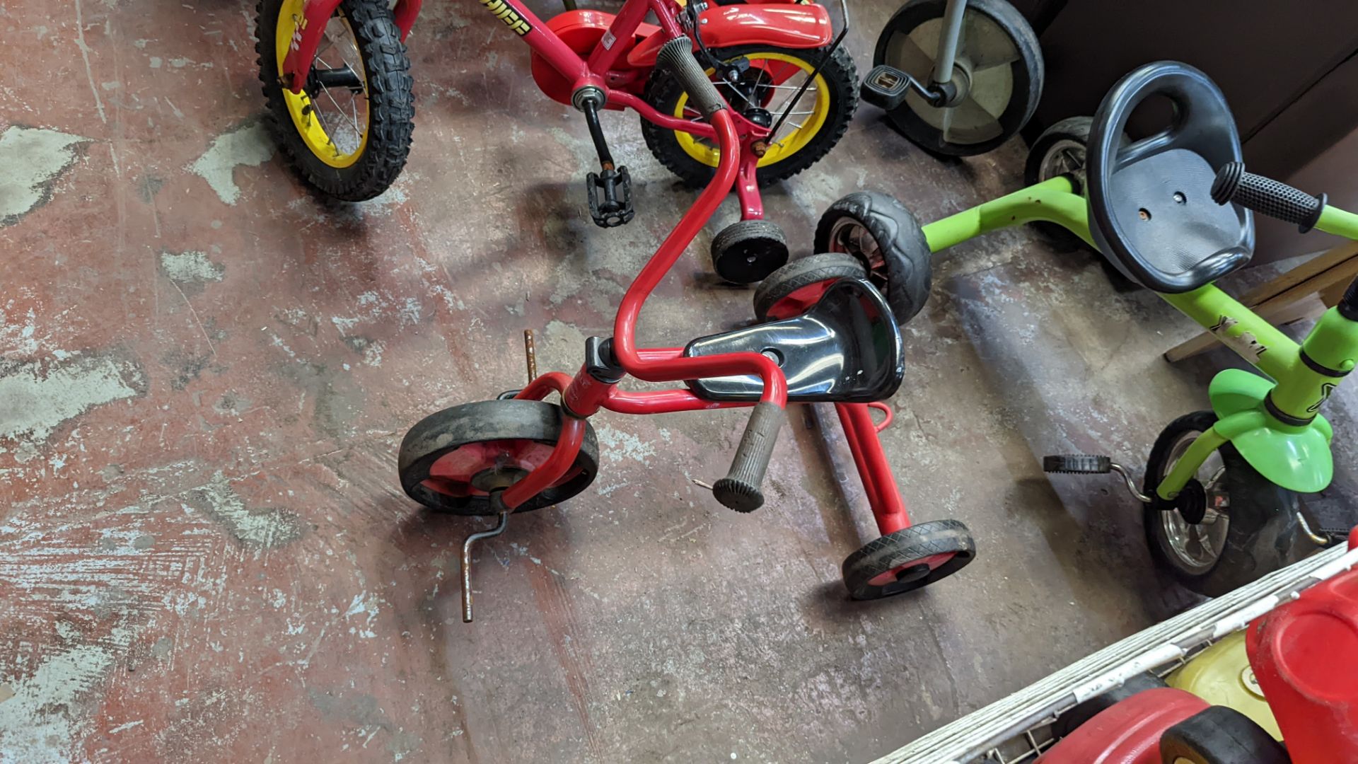 5 off children's 3-wheel bikes, including one tandem bike - Image 10 of 12