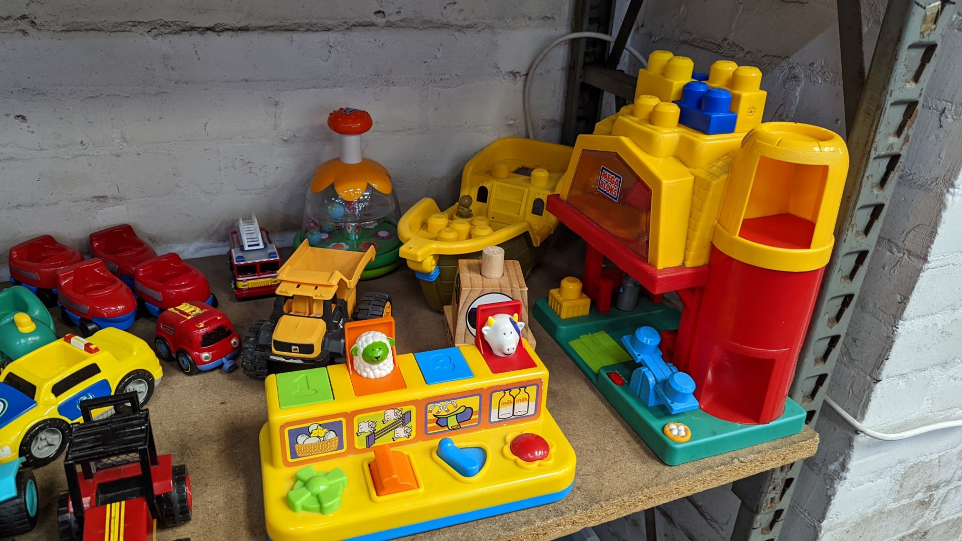 Contents of a bay of assorted children's toys - Image 10 of 10