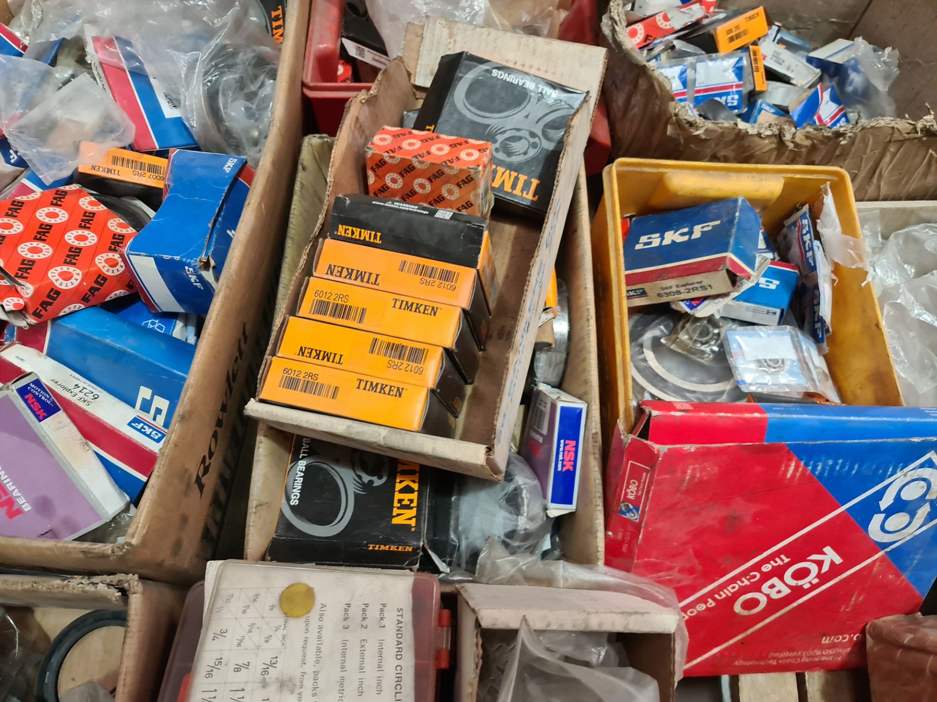 The contents of a pallet consisting of a very large quantity of bearings plus chain & other equipmen - Image 9 of 10