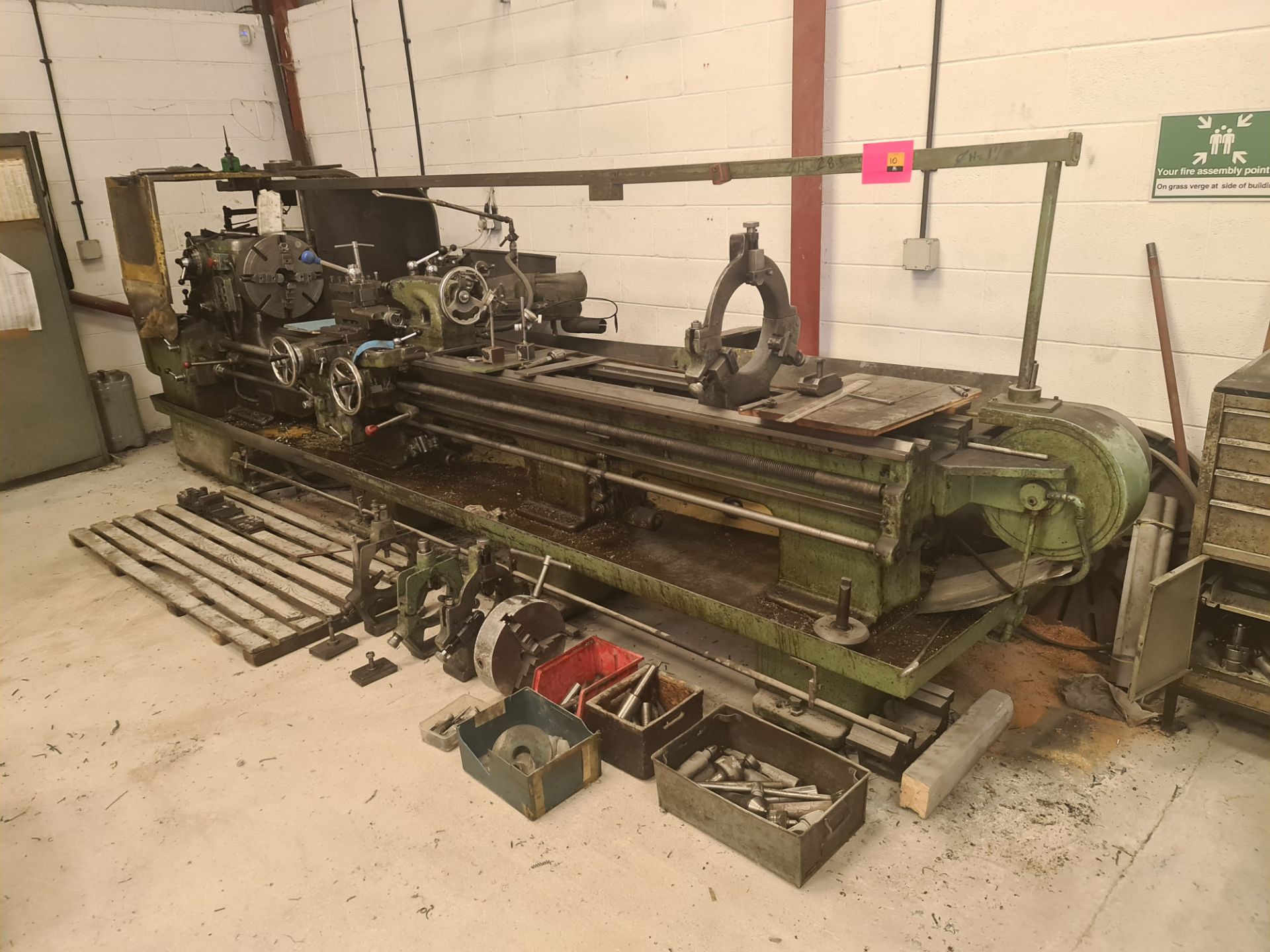 DSG type 17 gap lathe fitted with Newall DRO. Includes large quantity of tooling & ancillaries as p