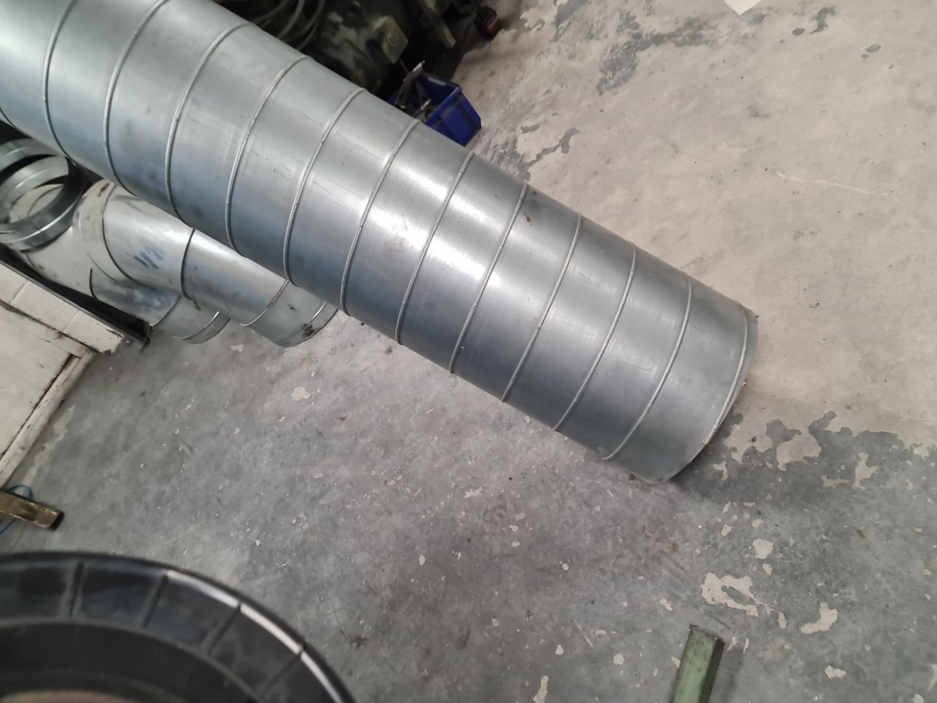 Extraction system comprising externally mounted motor & ducting, internally mounted ducting, 2 off w - Image 11 of 18