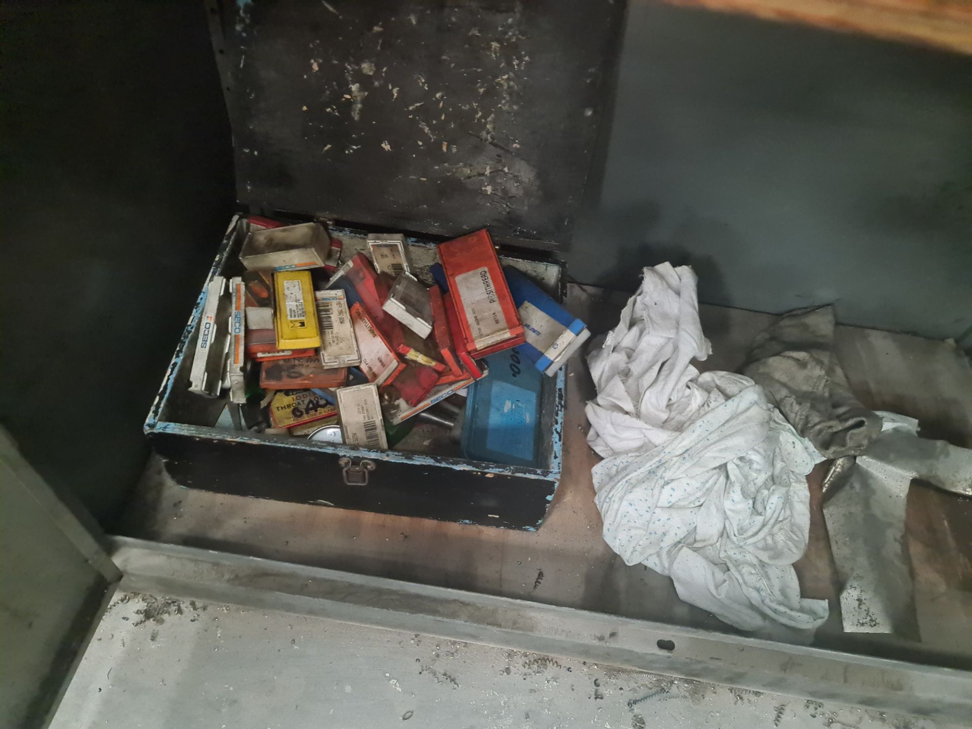 2 cupboards & their contents of tooling. This lot includes all items pictured inside & on top of th - Image 11 of 16