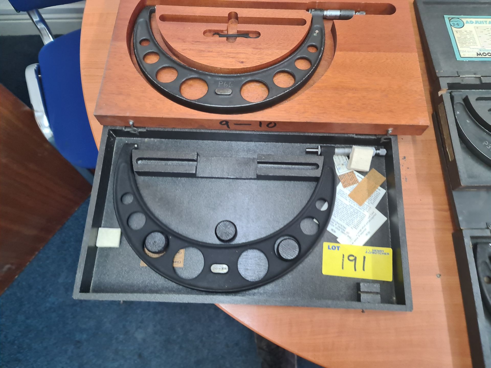 Large quantity of micrometers, callipers & other measuring equipment comprising trolley & contents. - Image 18 of 28