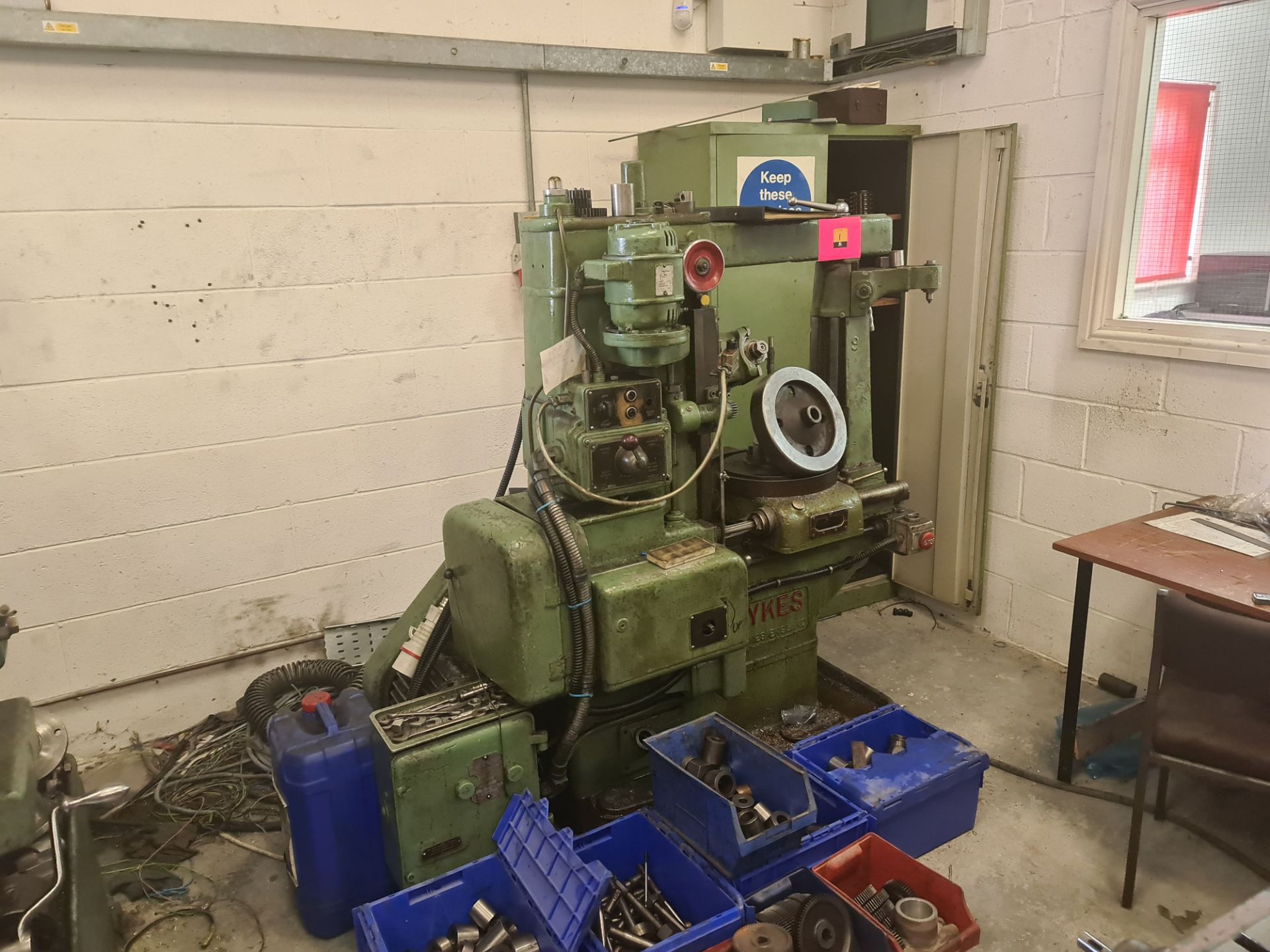 Sykes HV14 gear hobbing machine. This lot includes the crates & contents immediately surrounding th