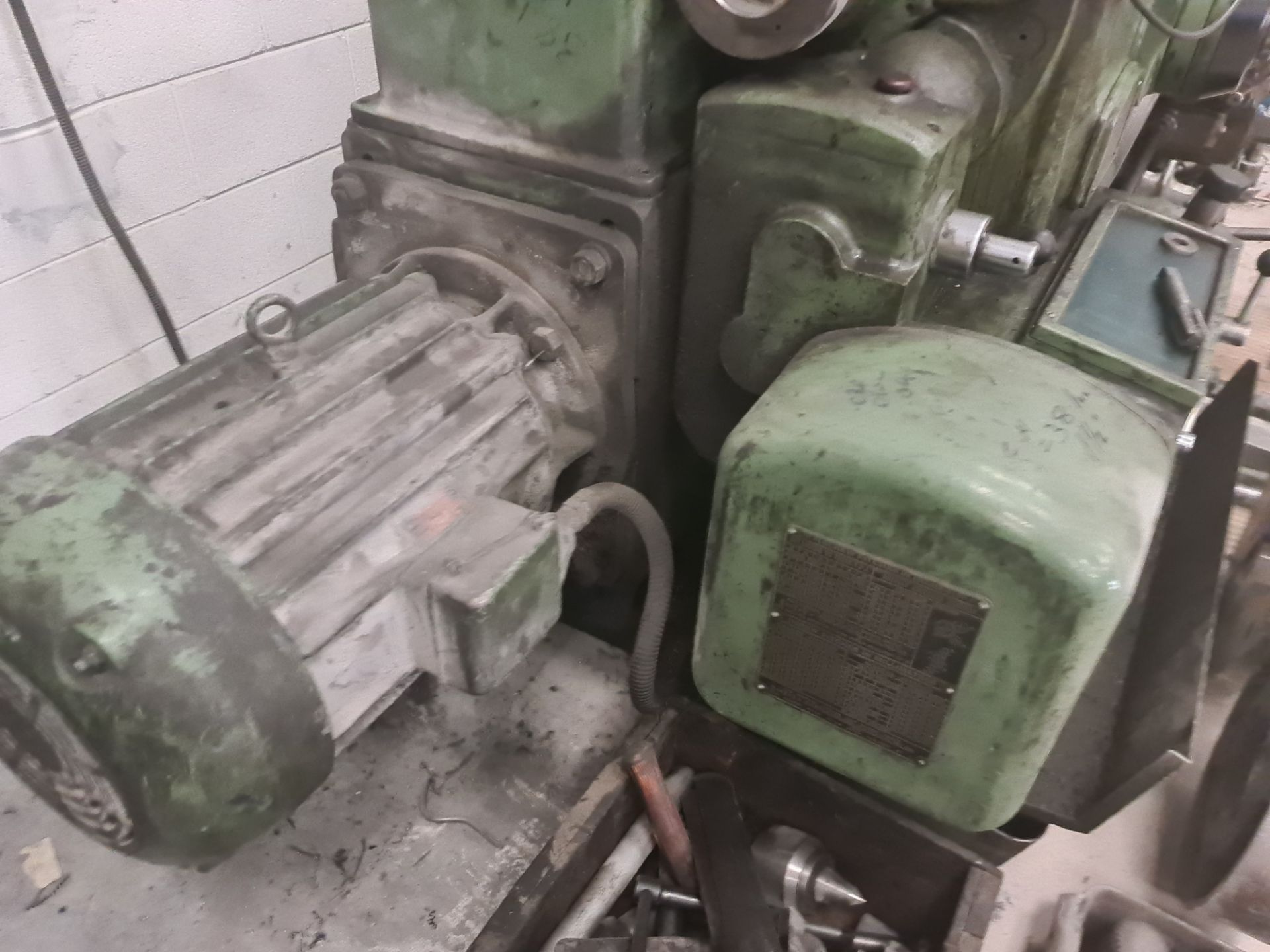 DSG type 21 gap lathe fitted with Sino DRO. Machine number 32379 6-58. This lot includes large qua - Image 26 of 39