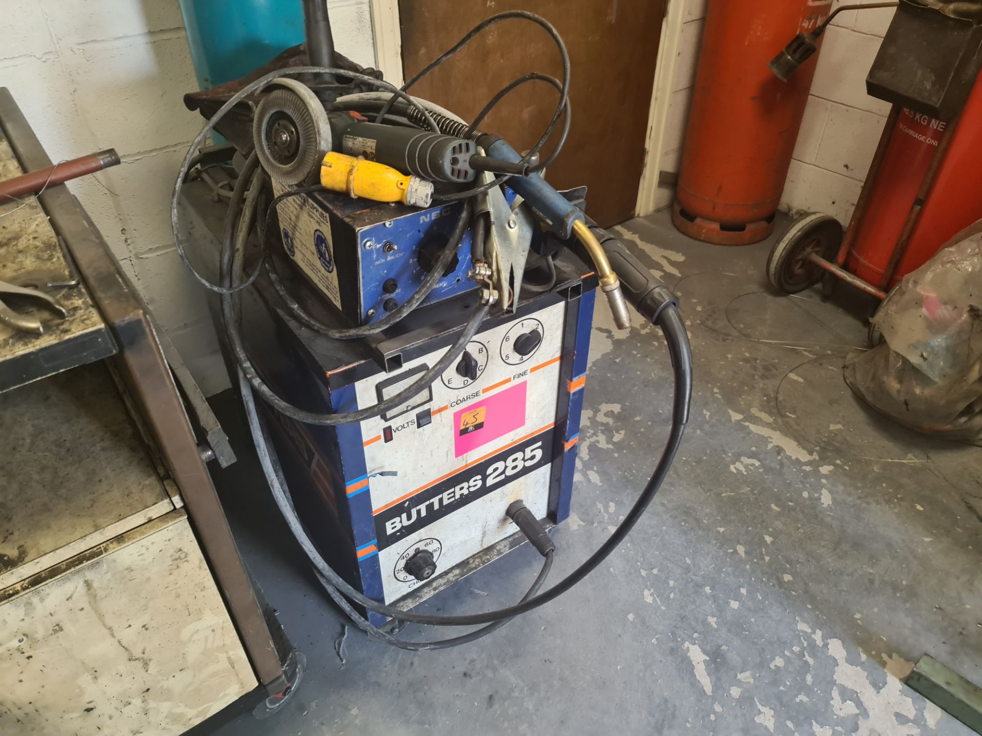 Butters 285 welding set including NBC wire feed & ancillaries as pictured. This lot includes the tr - Image 19 of 19