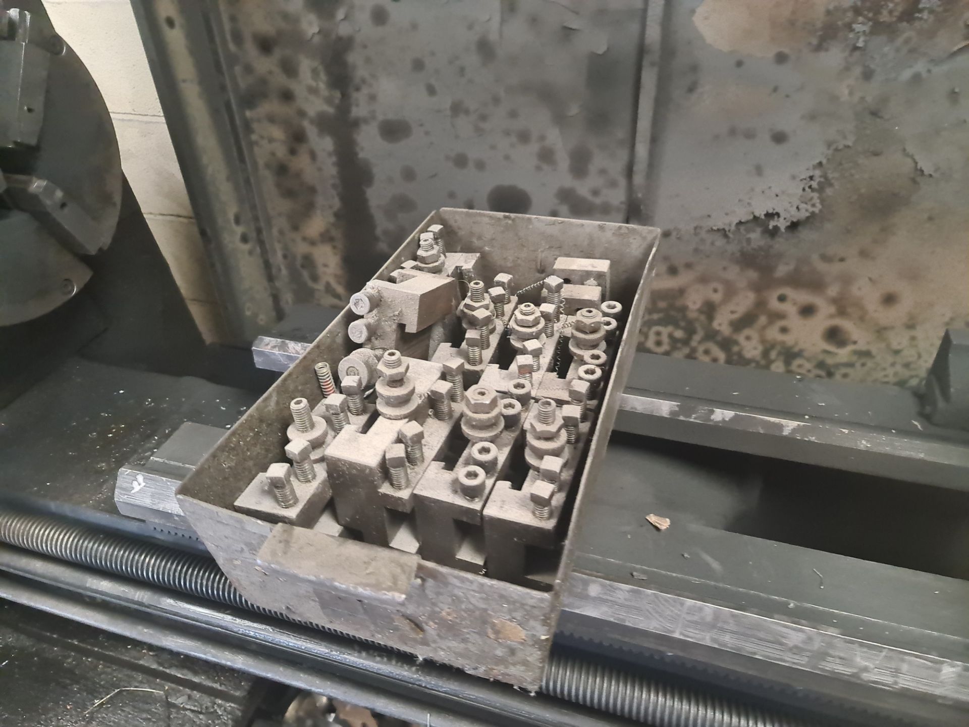 Colchester Mascot 1600/600 lathe including tooling situated on the machine all as pictured - Image 15 of 30