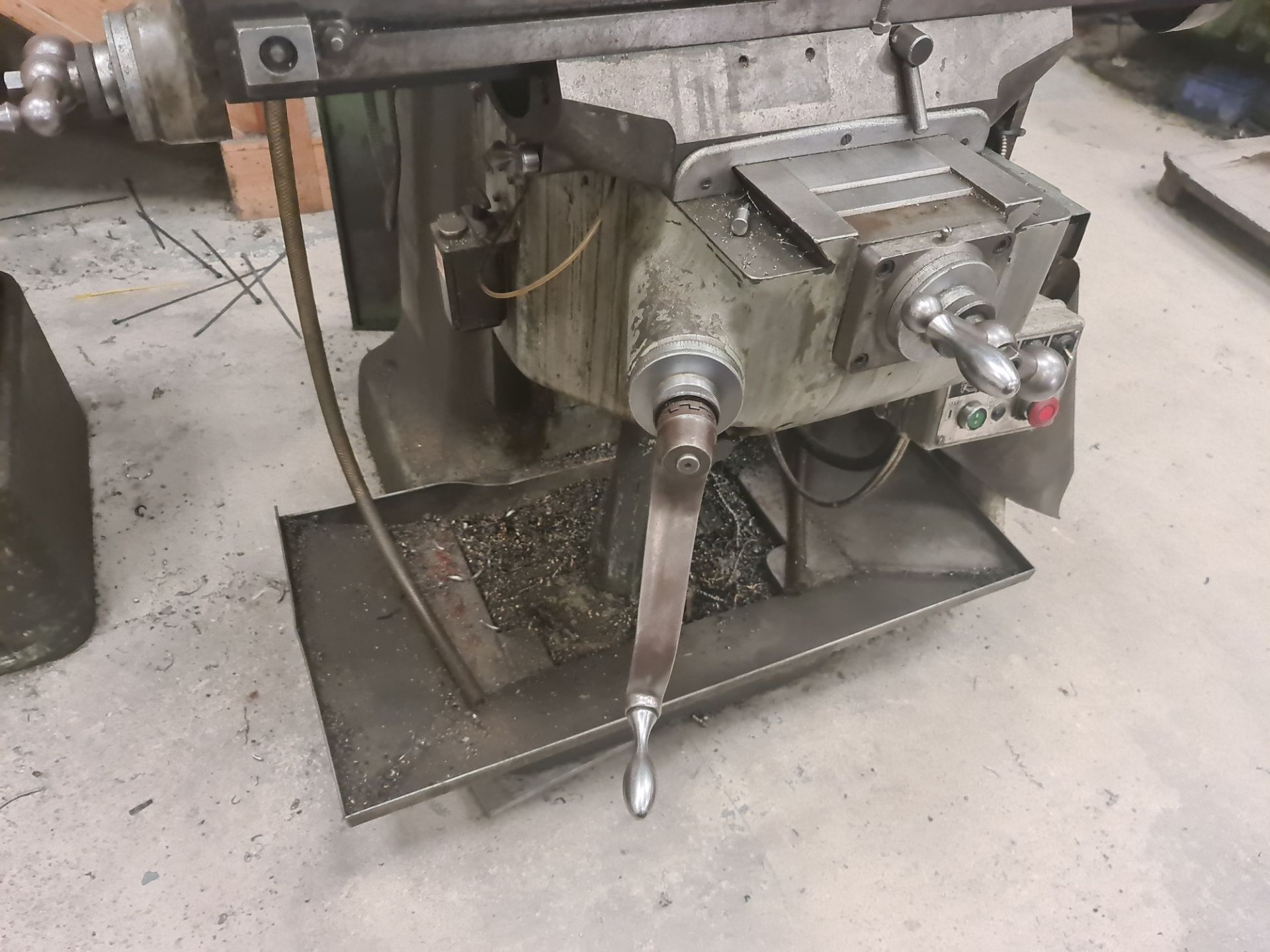 Bridgeport series 1 2hp turret mill with Acu-Rite DRO. Includes the tooling located on the machine - Image 6 of 27