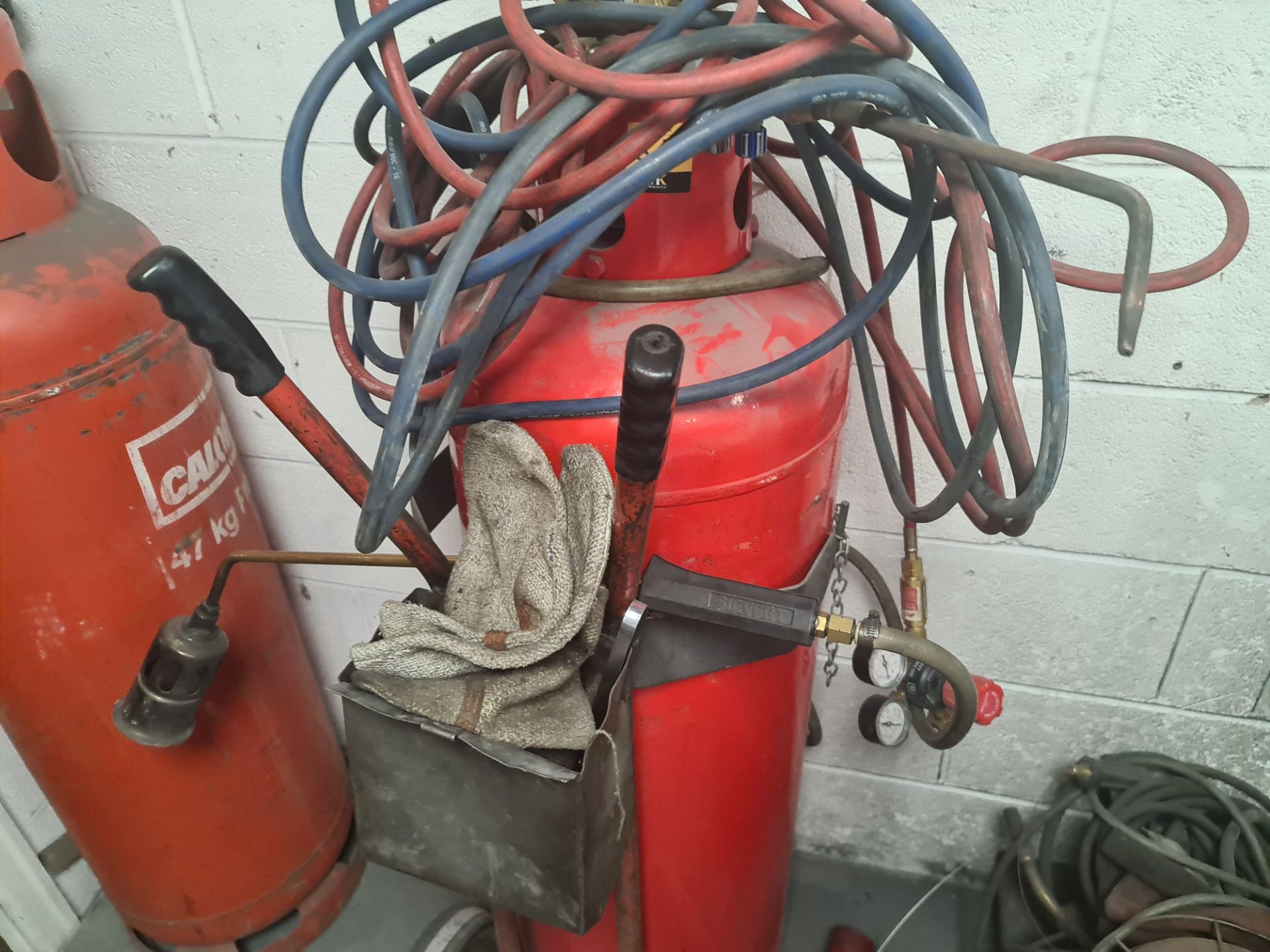 Trolley, 2 gas bottles & contents plus welding hose/torch/gauges - Image 3 of 8