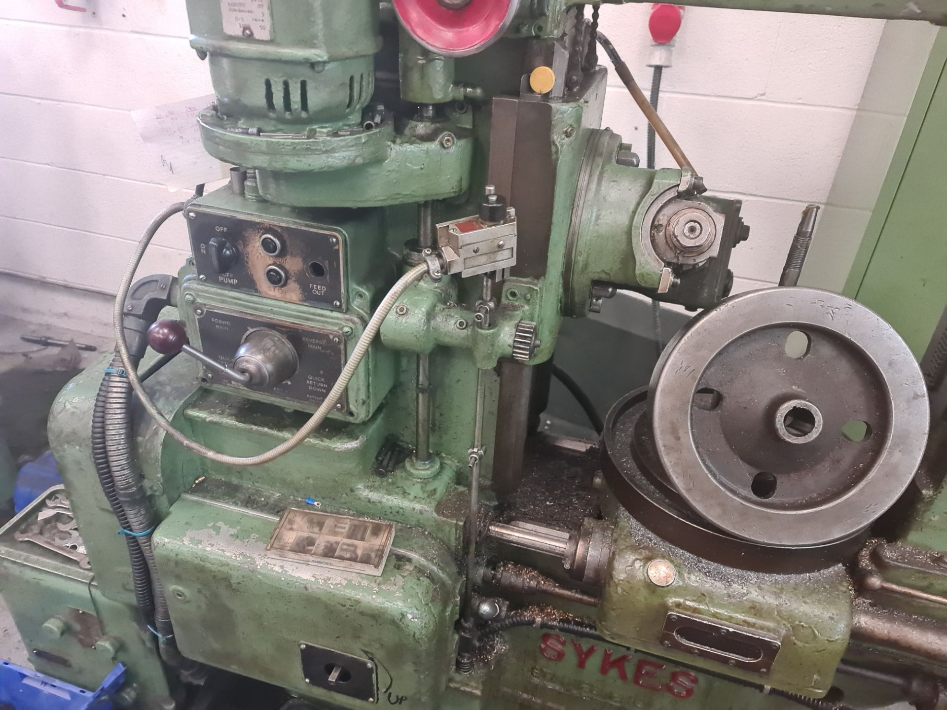 Sykes HV14 gear hobbing machine. This lot includes the crates & contents immediately surrounding th - Image 11 of 23