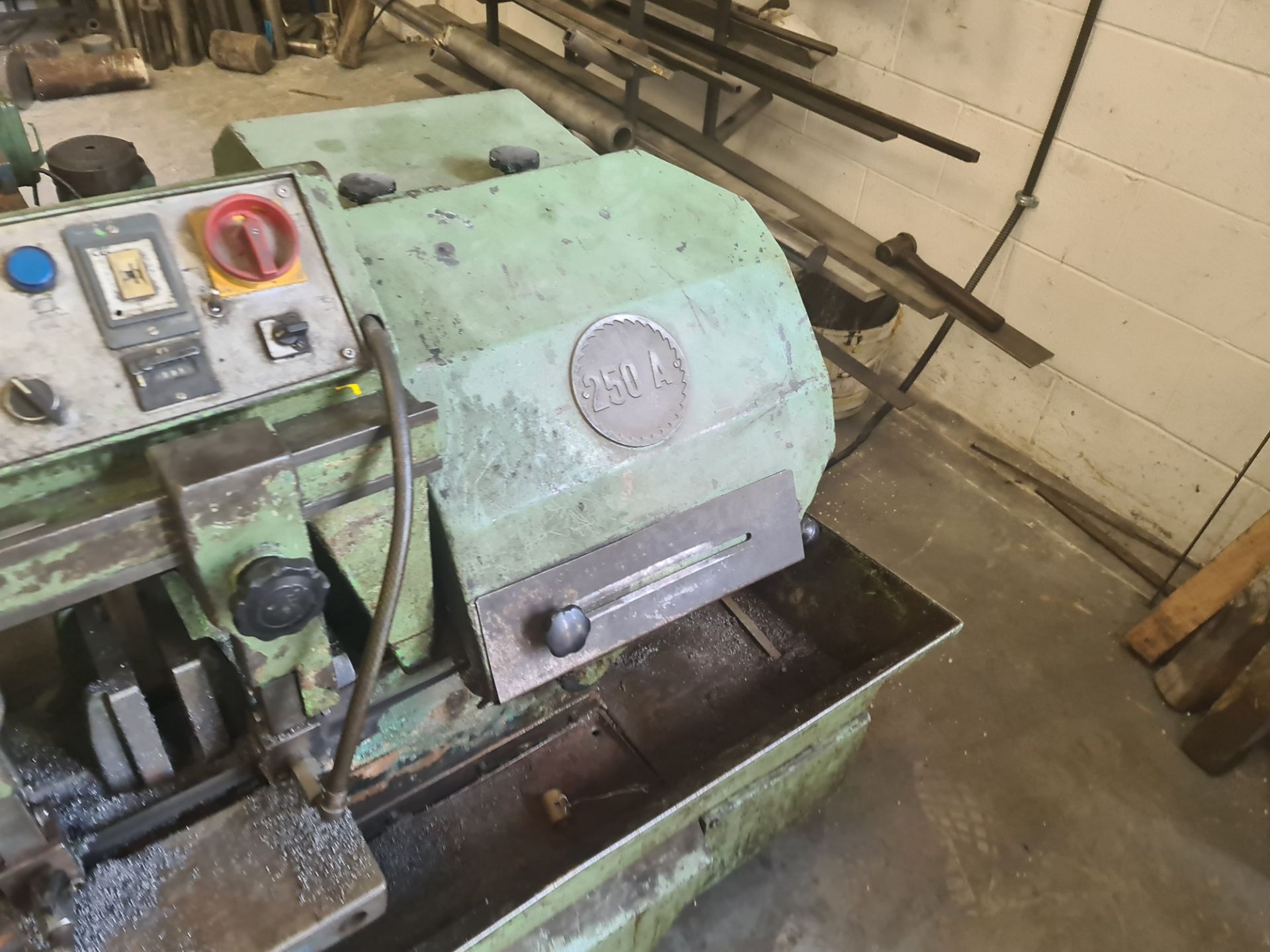 Fendo model 250A automatic horizontal band saw including feeder affixed to the rear of same - Image 5 of 29