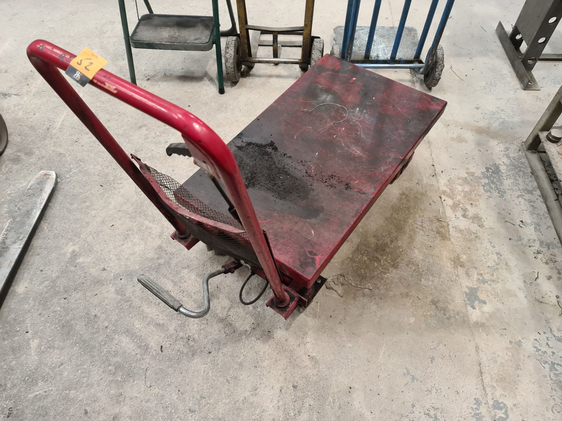 Lifting trolley