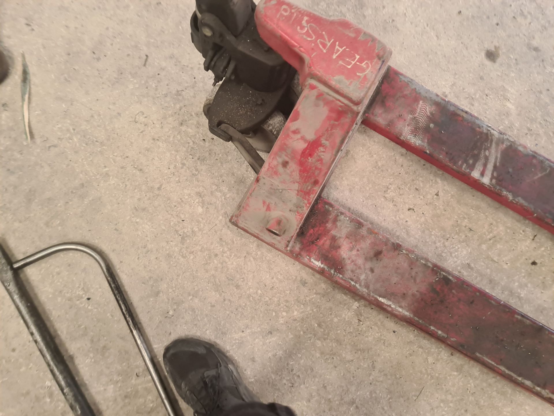 Euro pallet truck - Image 6 of 7