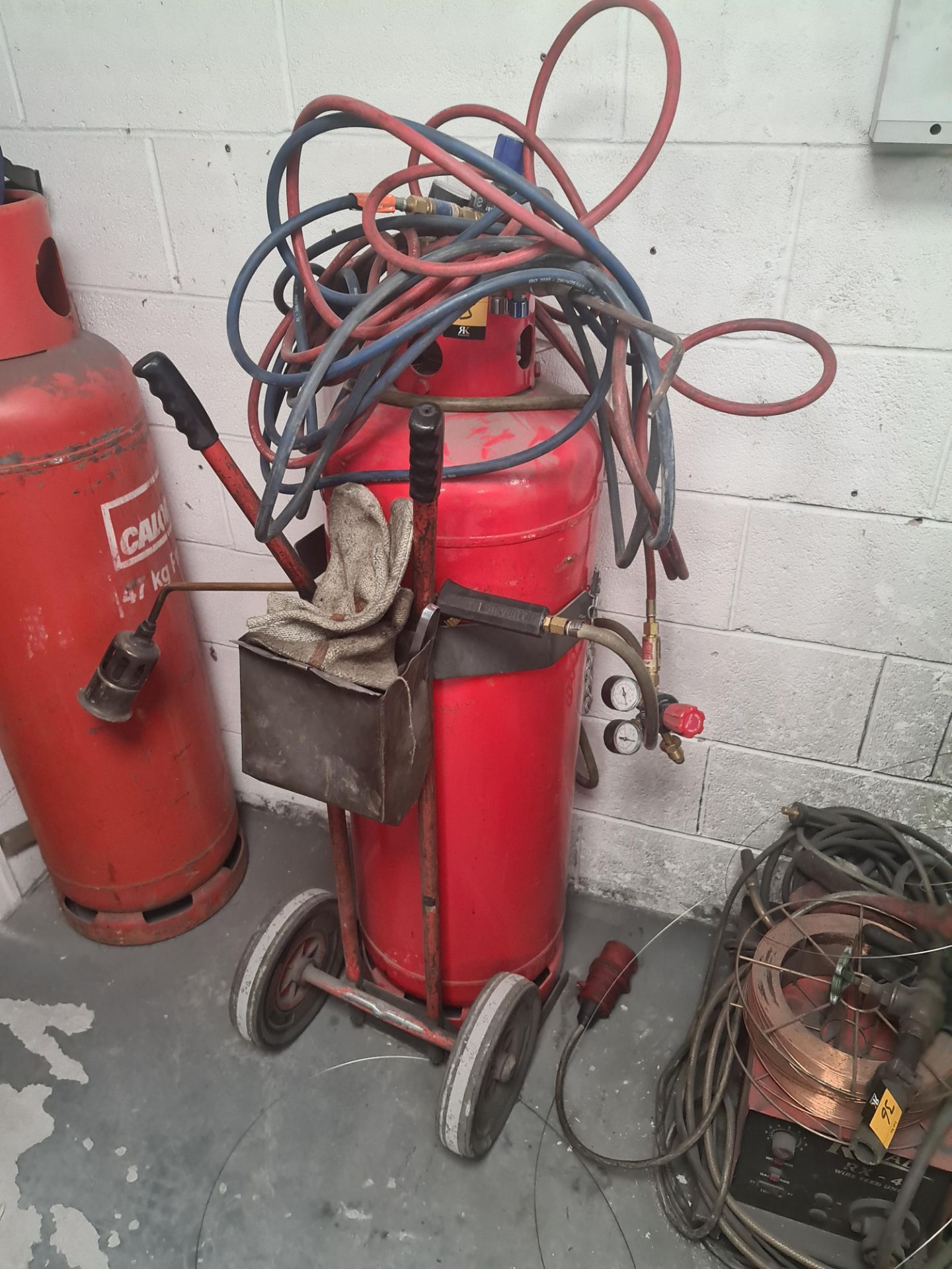 Trolley, 2 gas bottles & contents plus welding hose/torch/gauges - Image 8 of 8