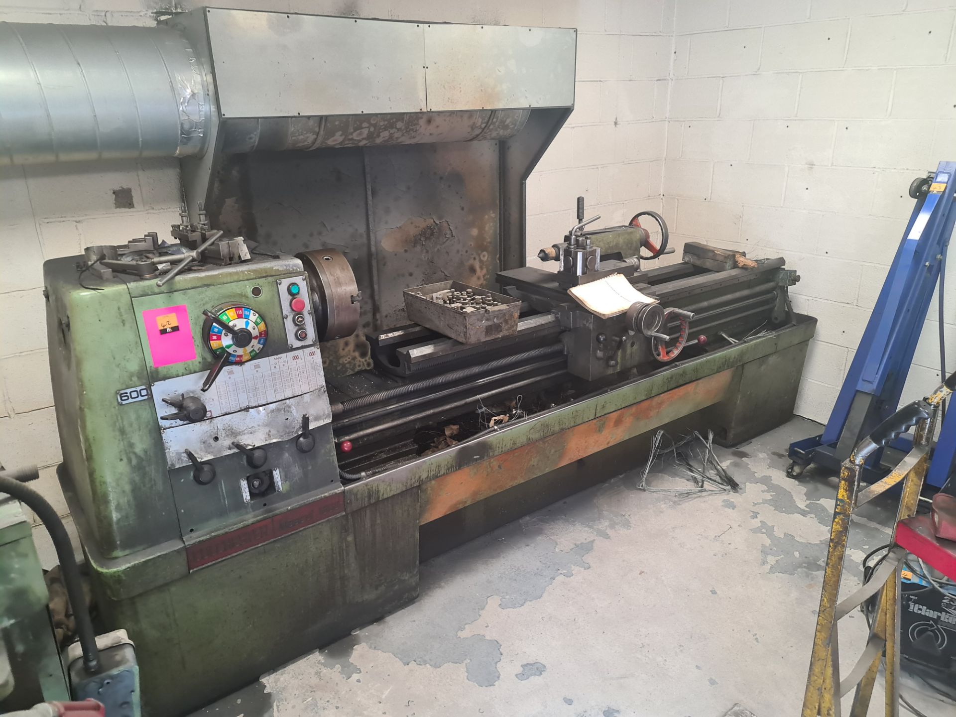 Colchester Mascot 1600/600 lathe including tooling situated on the machine all as pictured