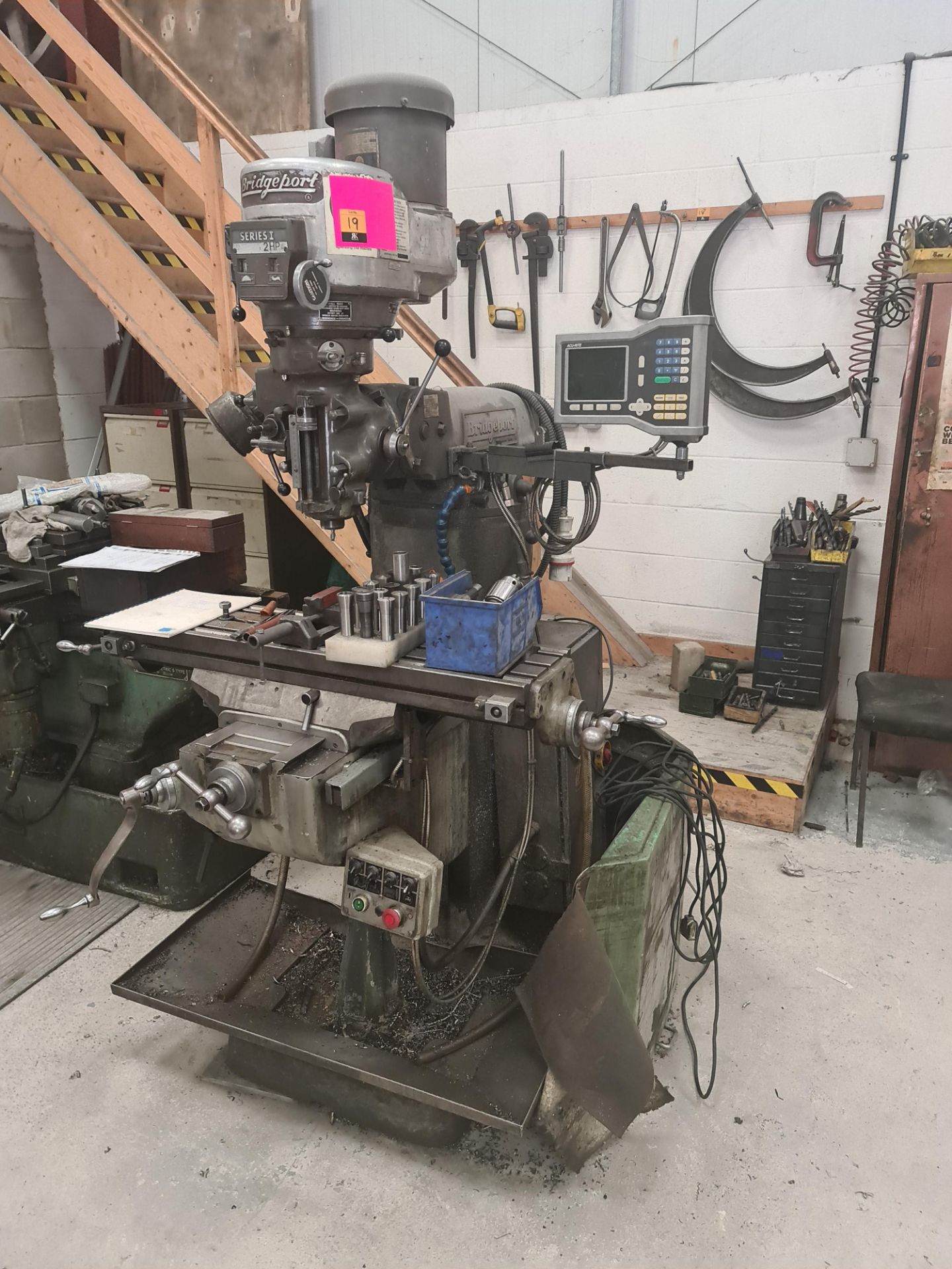 Bridgeport series 1 2hp turret mill with Acu-Rite DRO. Includes the tooling located on the machine