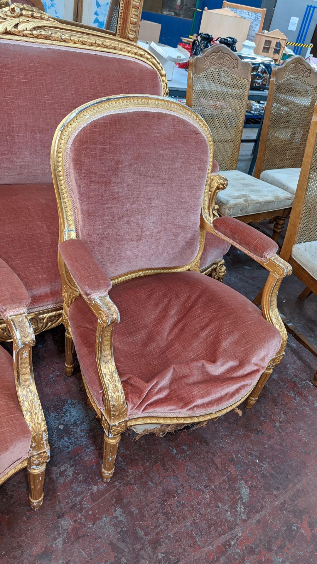 Late 19th/early 20th century Louis XV style gilt frame Acanthus carved crested settee plus 2 armchai - Image 4 of 11